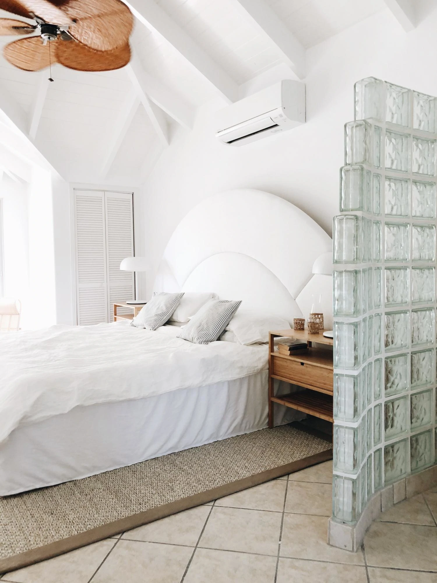 3 BEDROOM TOWNHOME AT THE YACHT CLUB - Gallery image 8