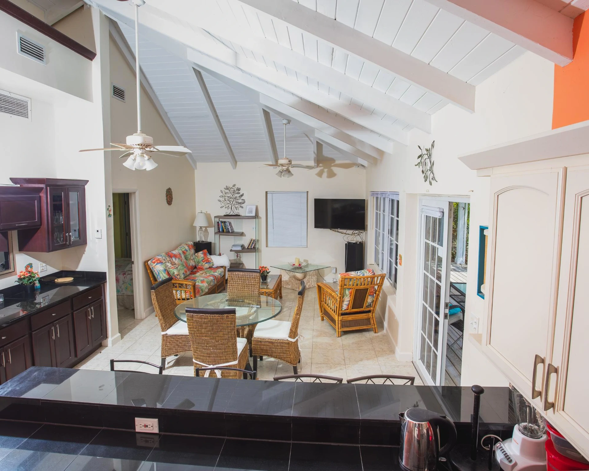 Two Turnkey Single-Family Residences - Gallery image 8