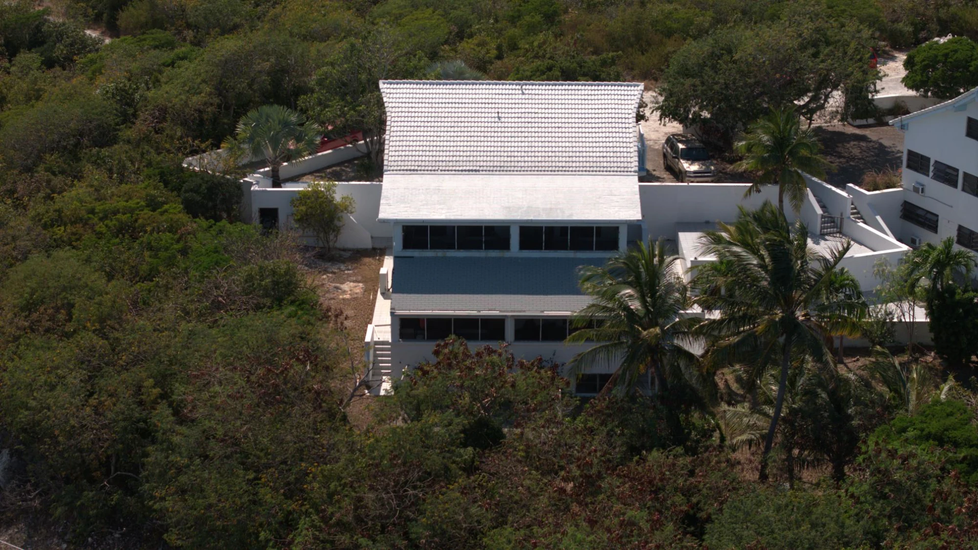 NELSON HILL ROAD 4-BED VILLA - Gallery image 11