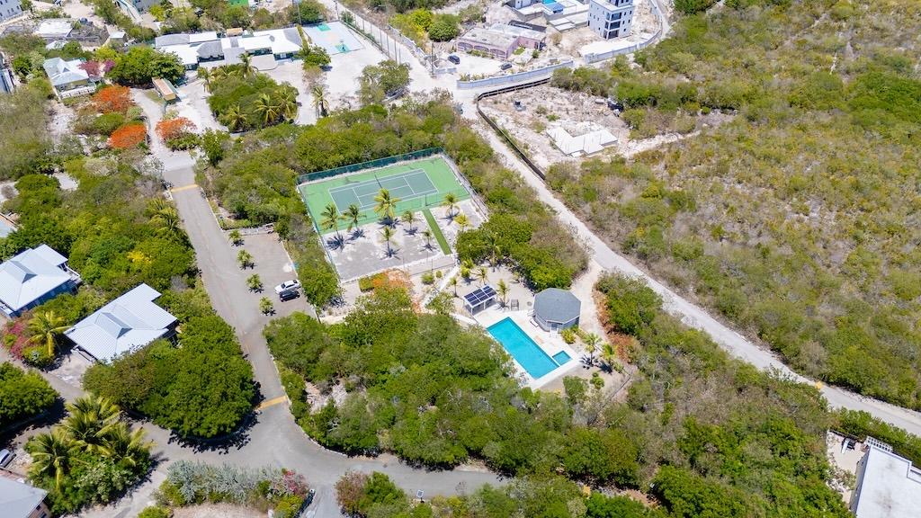 TREETOP VILLA 26 Richmond Hill - Gallery image 24