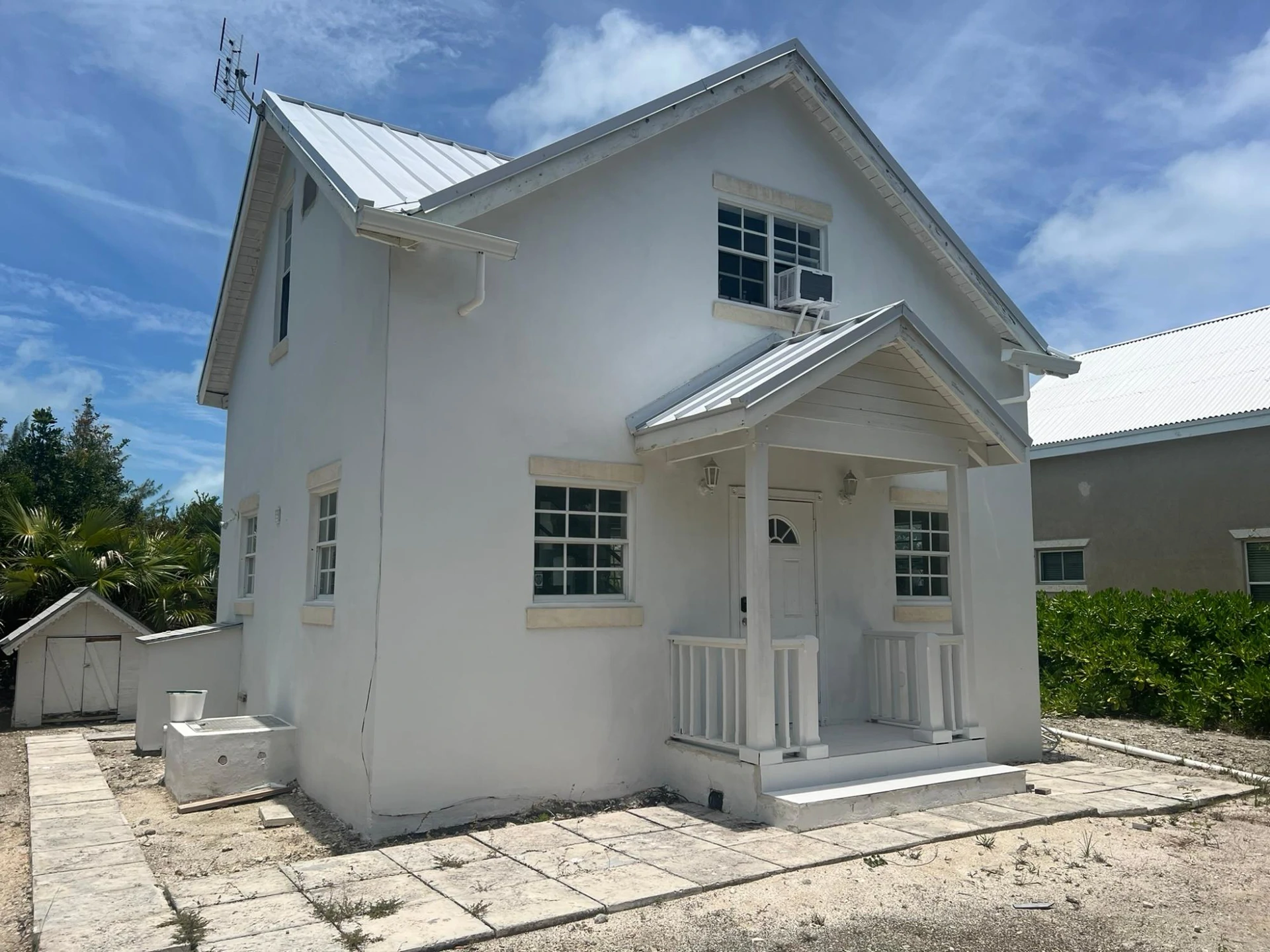 Charming Home in Leeward - Gallery image 13