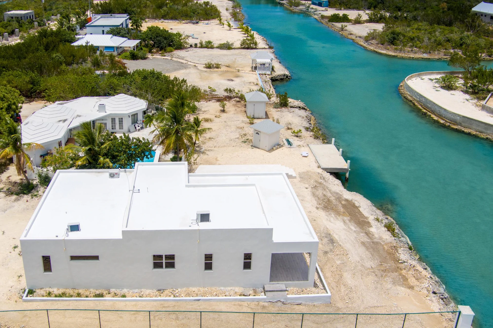 DUAL CANAL FRONT HOMES - Gallery image 18