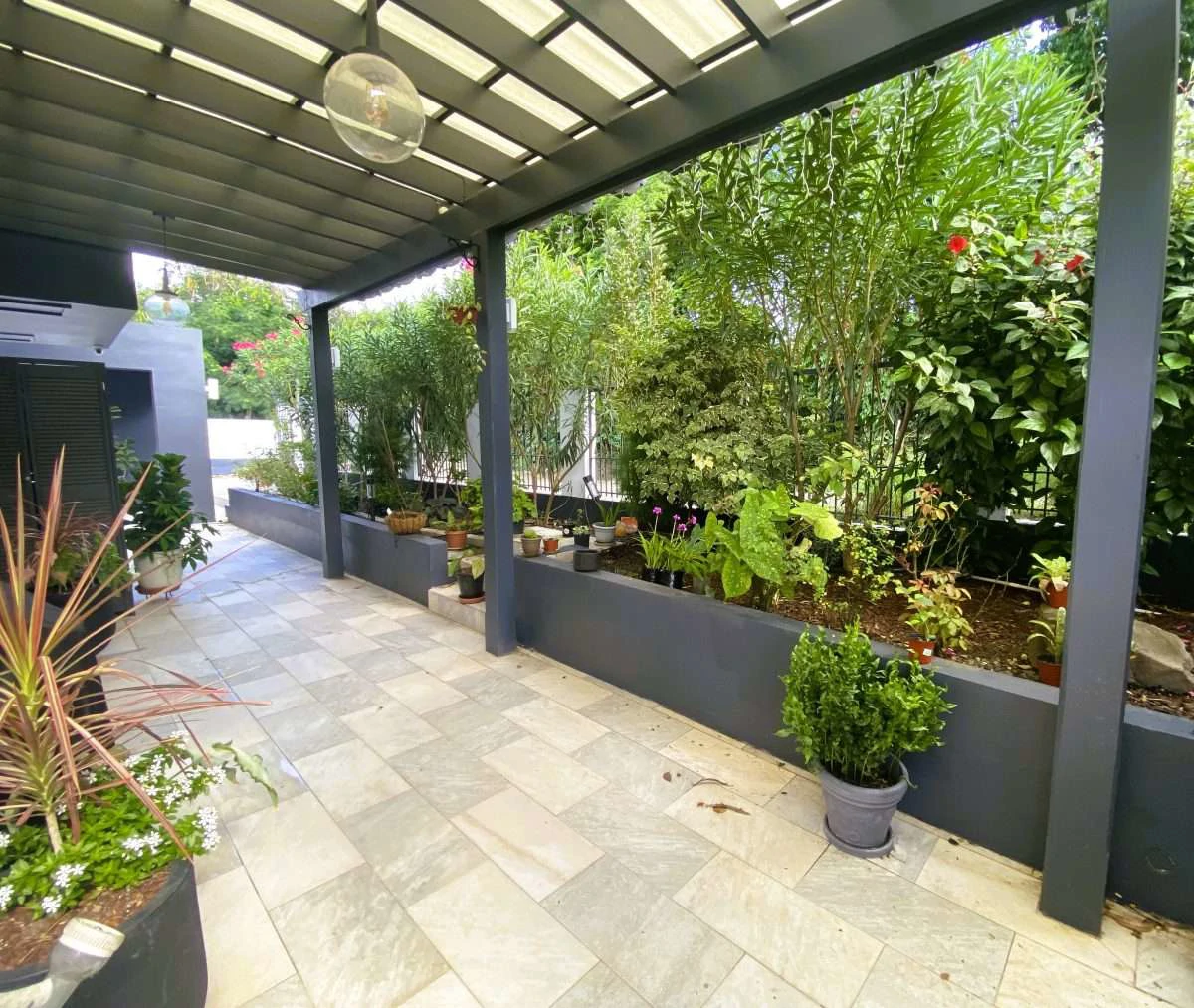 Private Villa, Cap Estate. - Gallery image 3