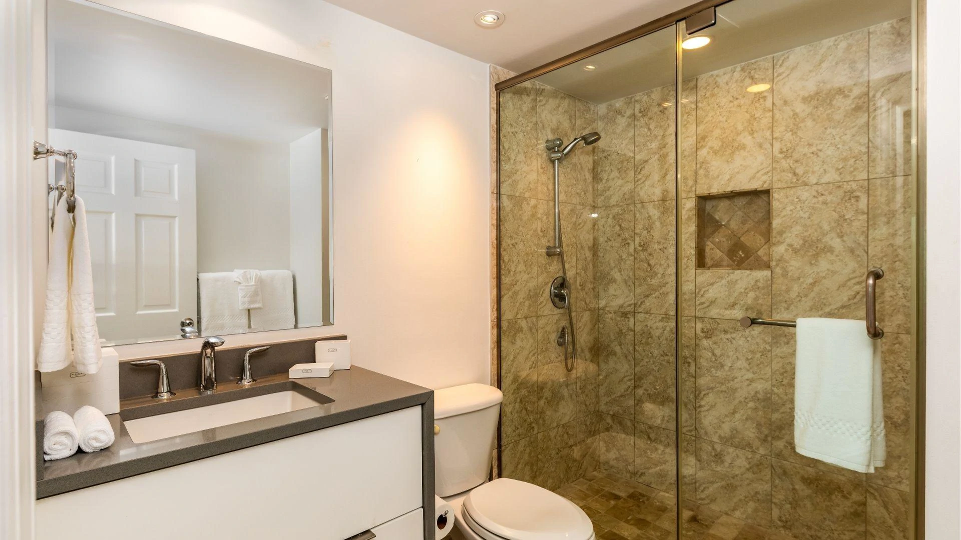 E12 The Yacht Club - Gallery image 16