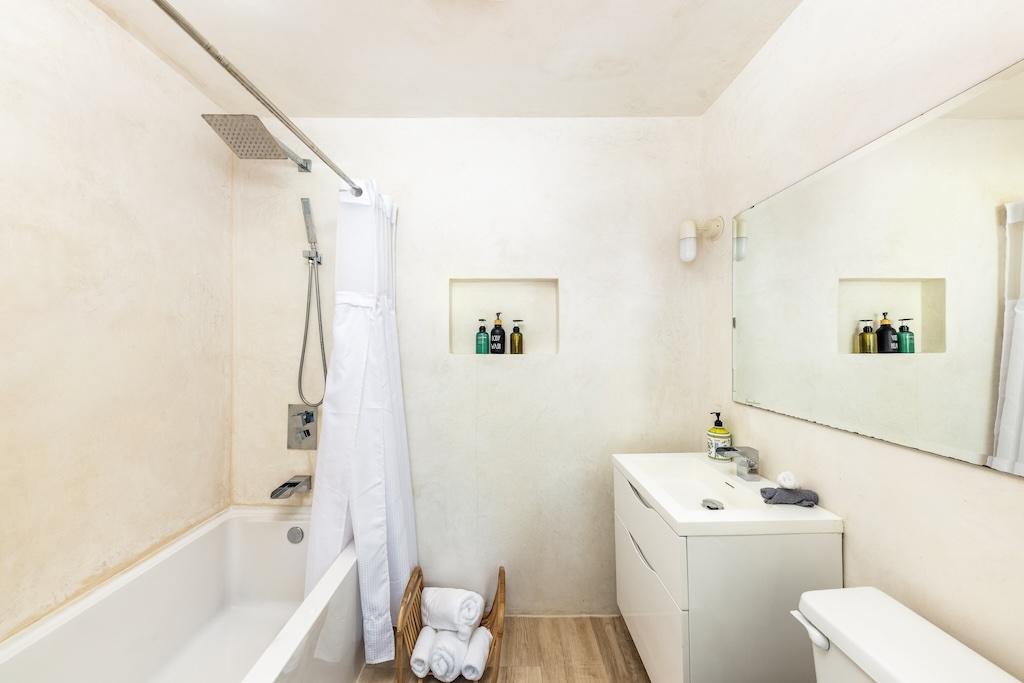 TREETOP VILLA 26 Richmond Hill - Gallery image 9