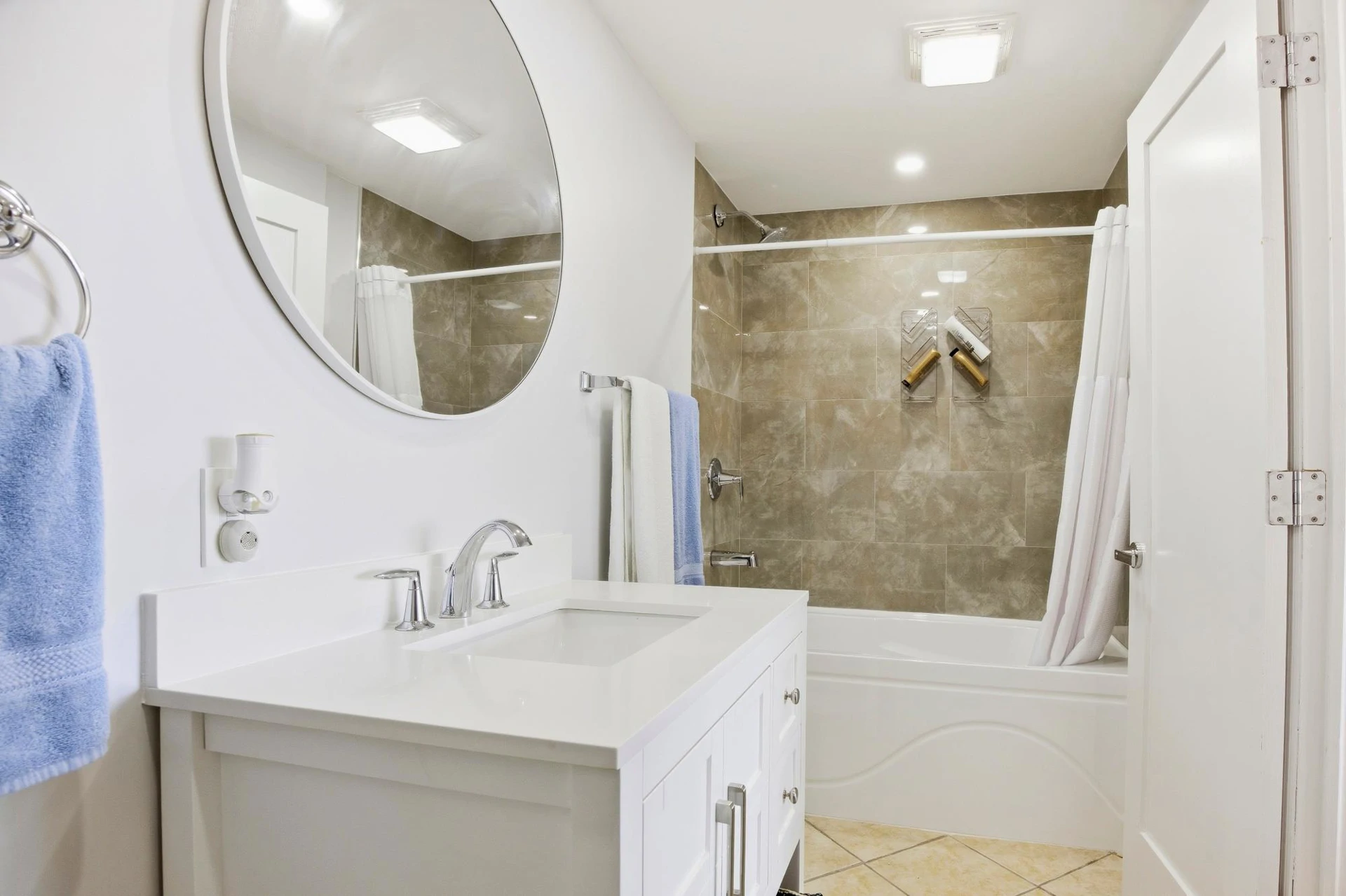 B2 YACHT CLUB - Gallery image 20