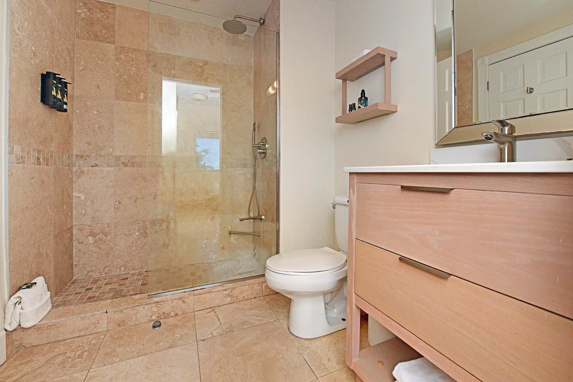 2 BR THE SANDS RESORT AT GRACE BAY BEACH - Gallery image 38