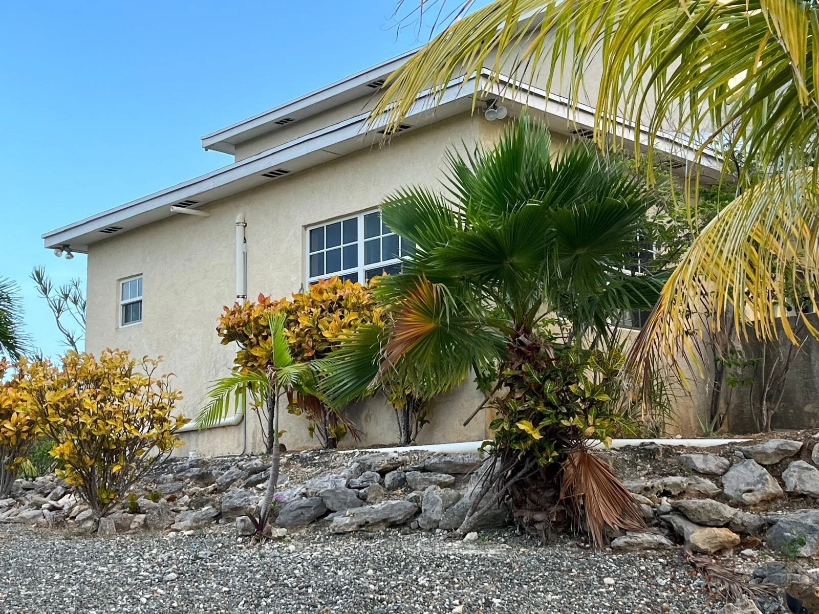 Villa Ellise on Pond View Close - Gallery image 9