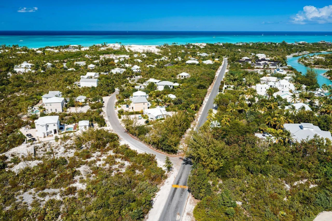 Charming Home in Leeward - Gallery image 23