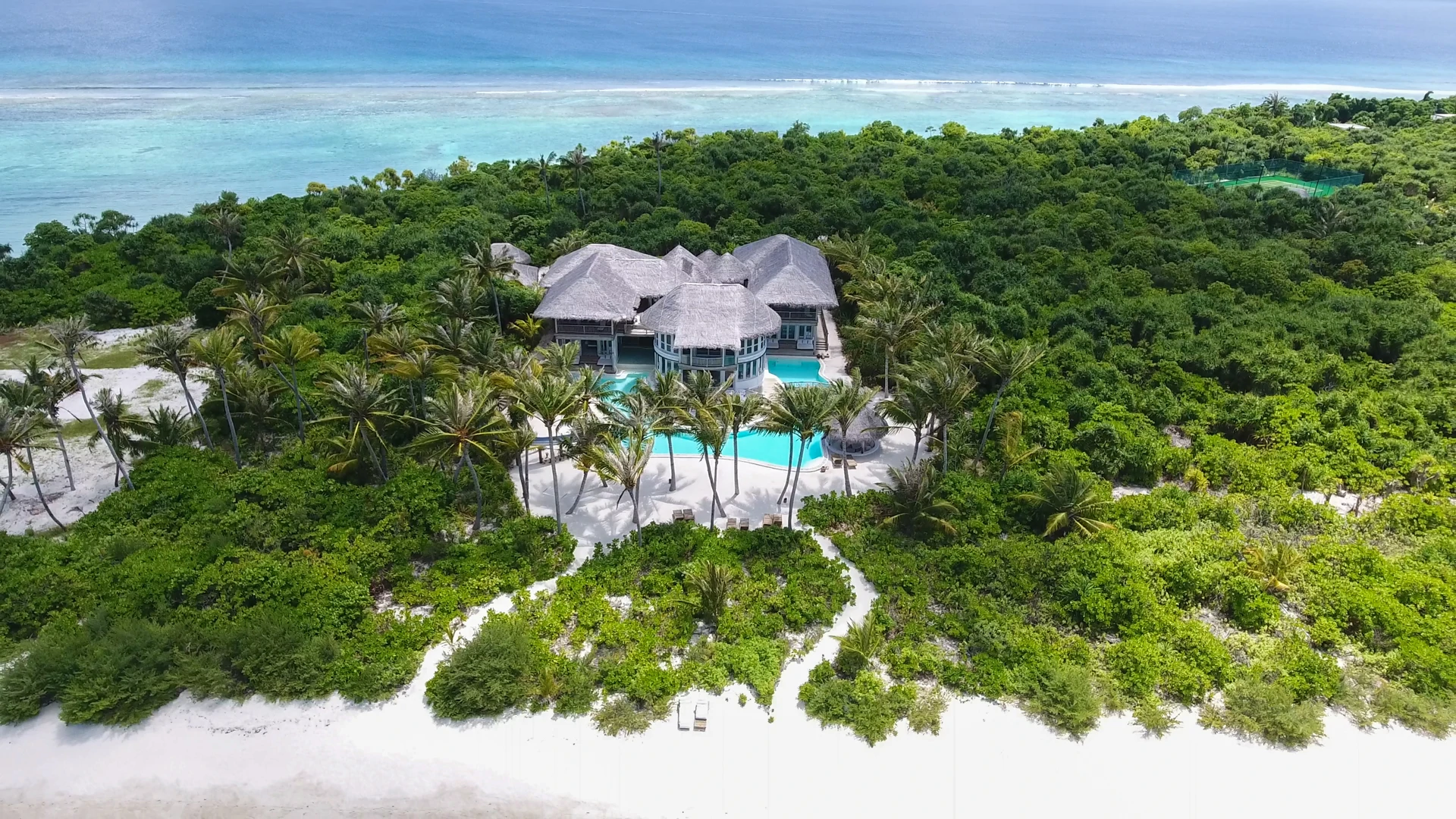 Luxury Maldives beach & over water villas for sale | Soneva Jani - Gallery image 4