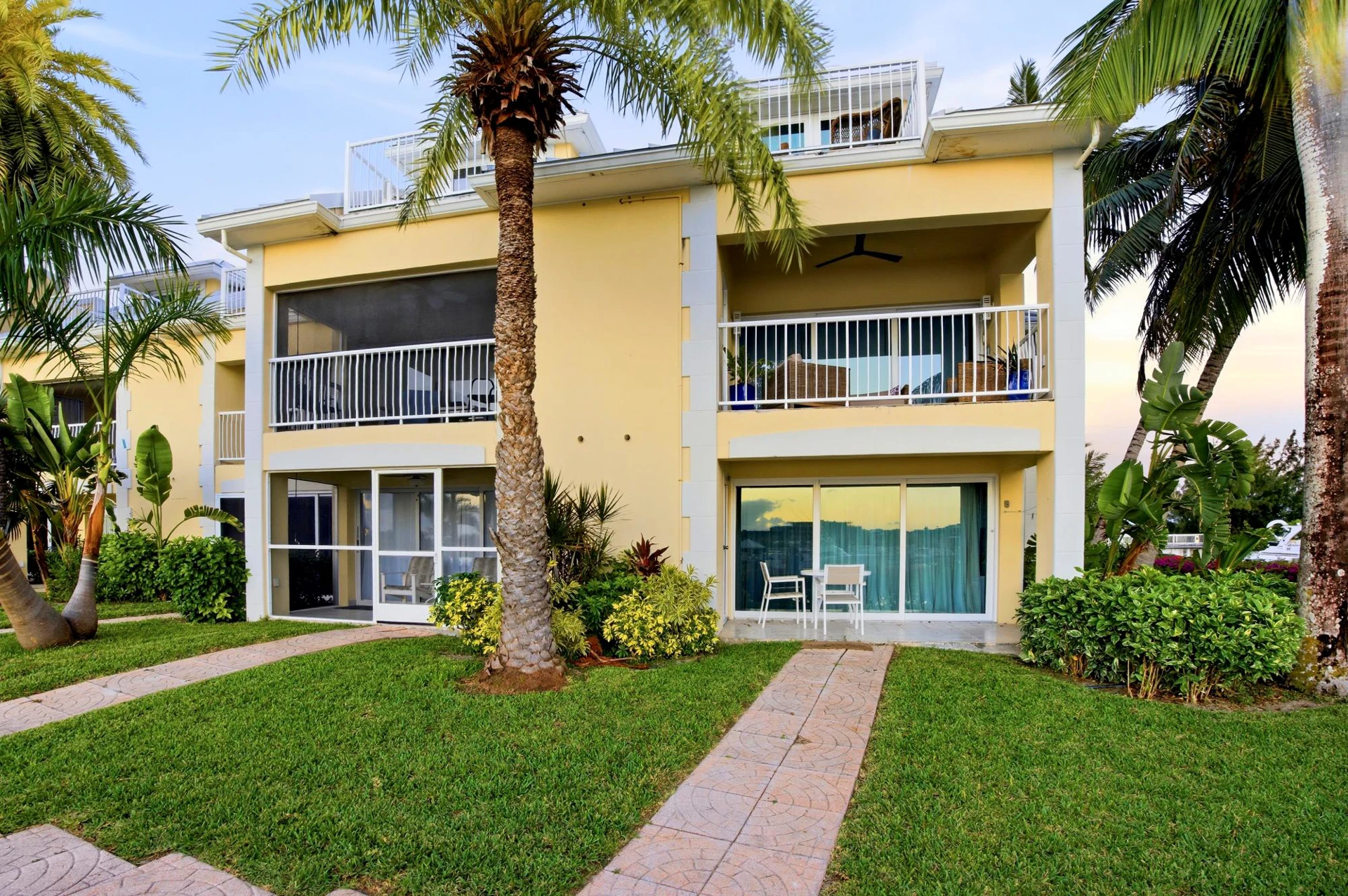 B2 YACHT CLUB - Gallery image 24