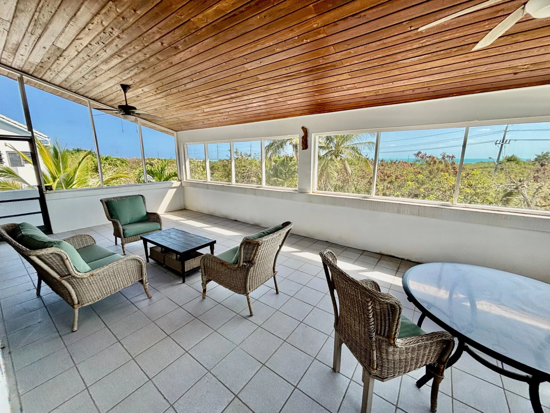 NELSON HILL ROAD 4-BED VILLA - Gallery image 42