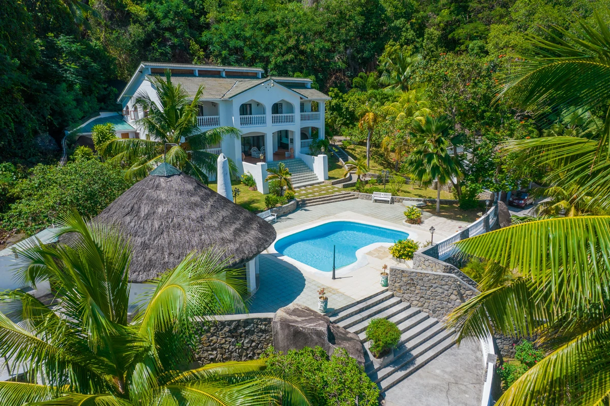 Stately beachfront villa for sale in Mahé, Seychelles - Gallery image 2