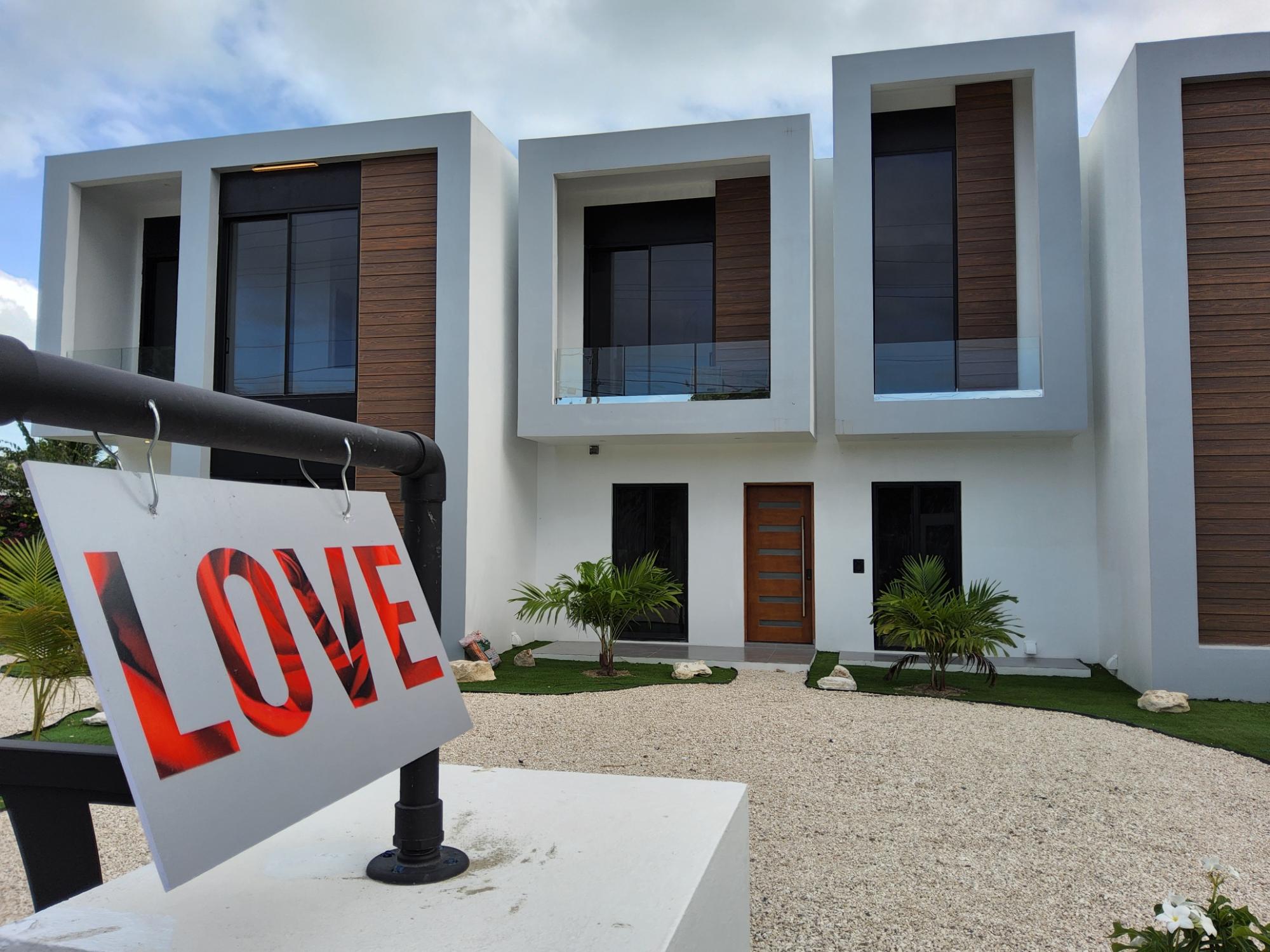 Live Love Laugh - Gallery image 2
