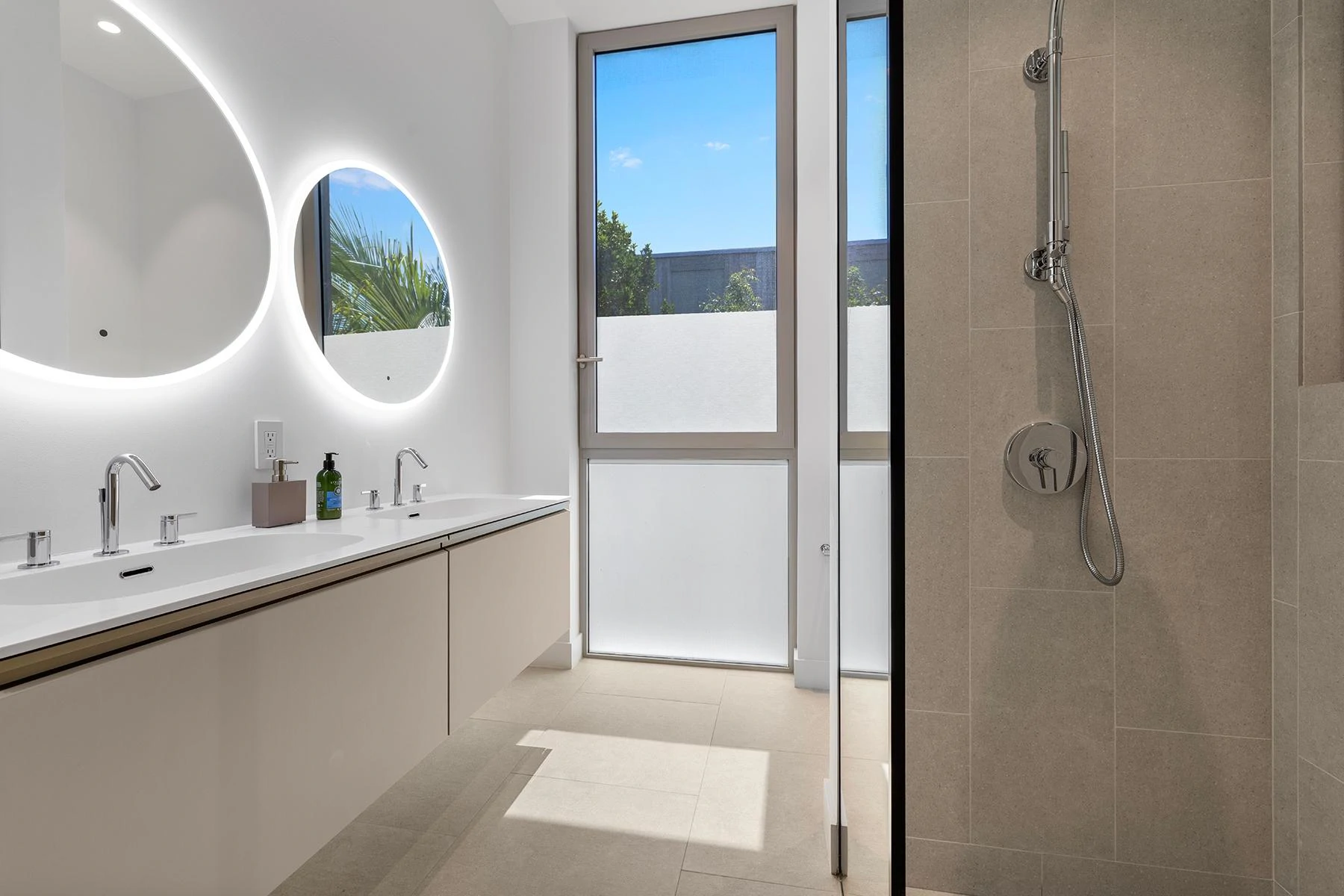 SOUTH BANK LAGOON BEACH VILLA 4 - Gallery image 24