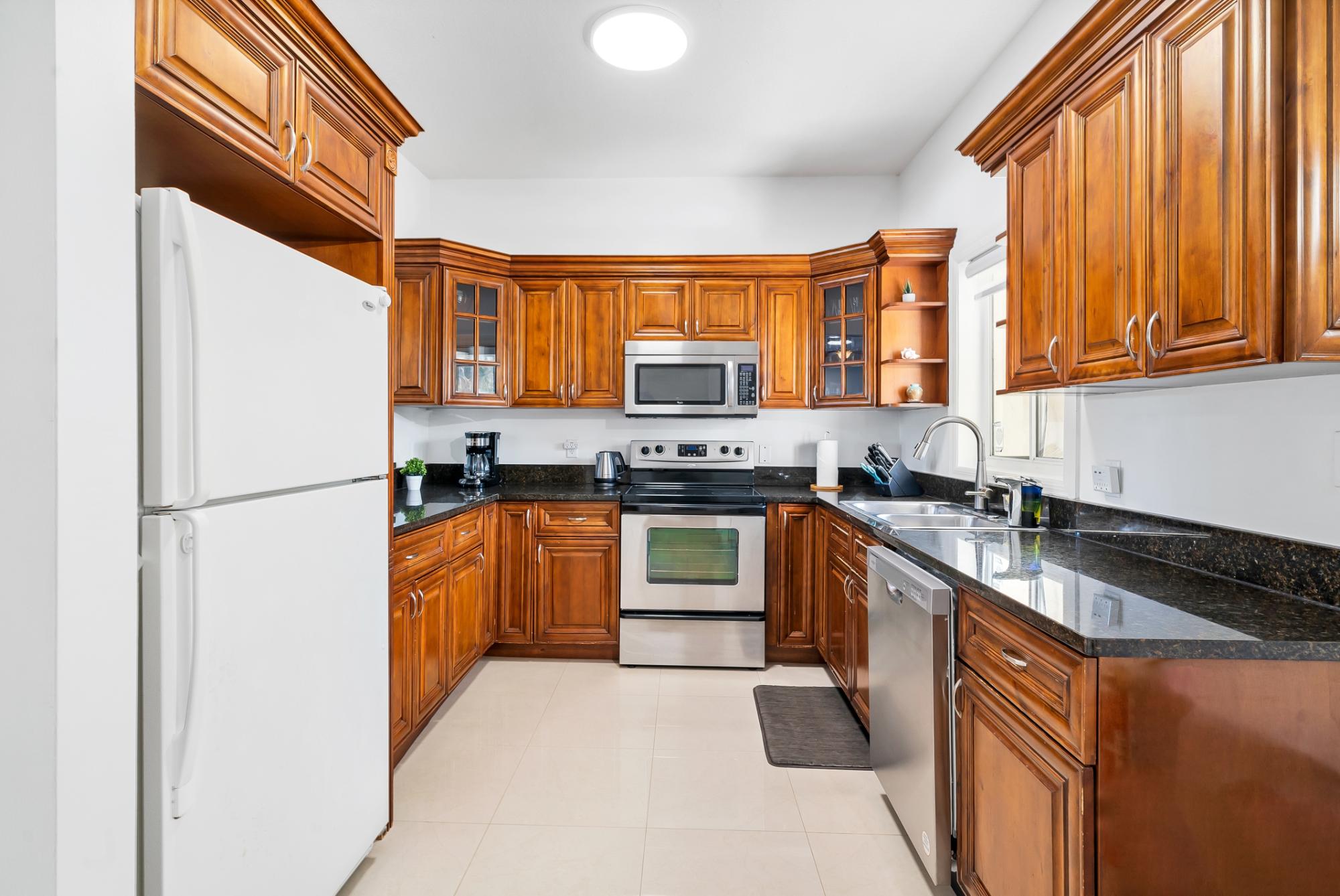 Baywell Townhome - Gallery image 4