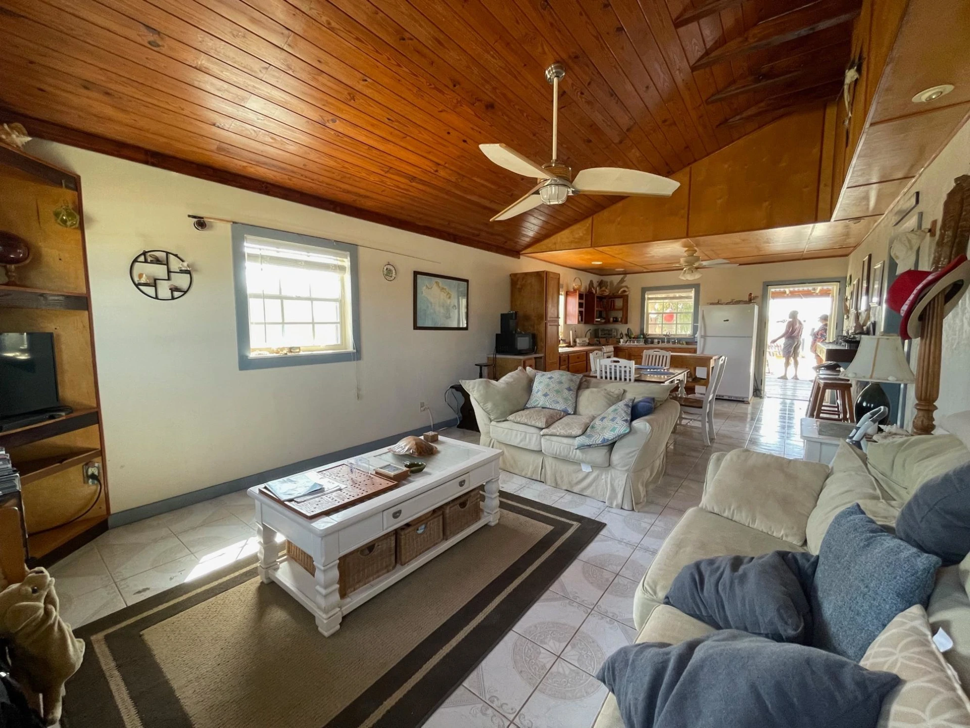 ST. SOMEWHERE - Gallery image 10