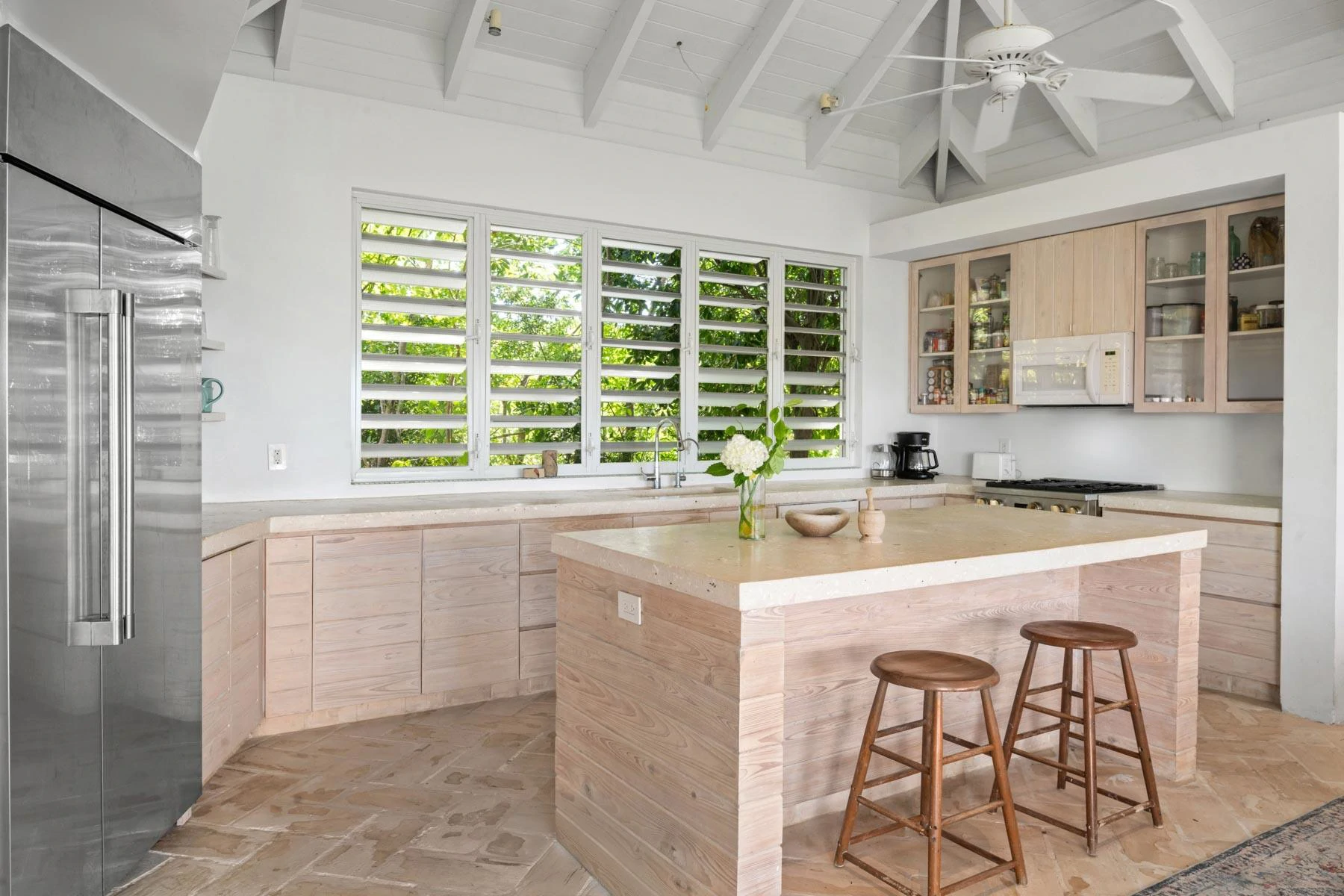 Canalfront Home - Gallery image 3