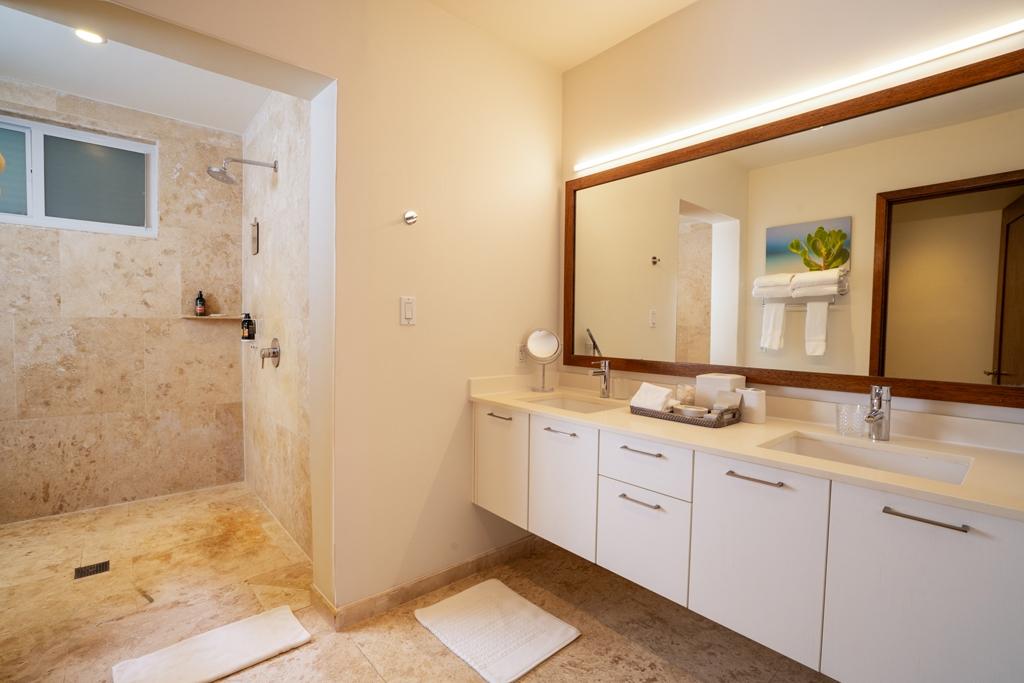 8AB Sailrock Ridgetop Suite - Gallery image 17