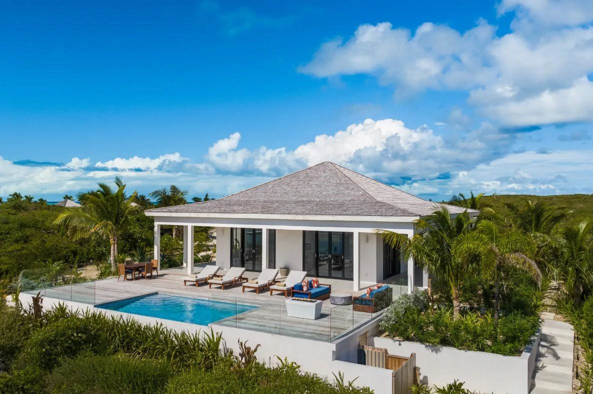 SEA BREEZE, AMBERGRIS CAY