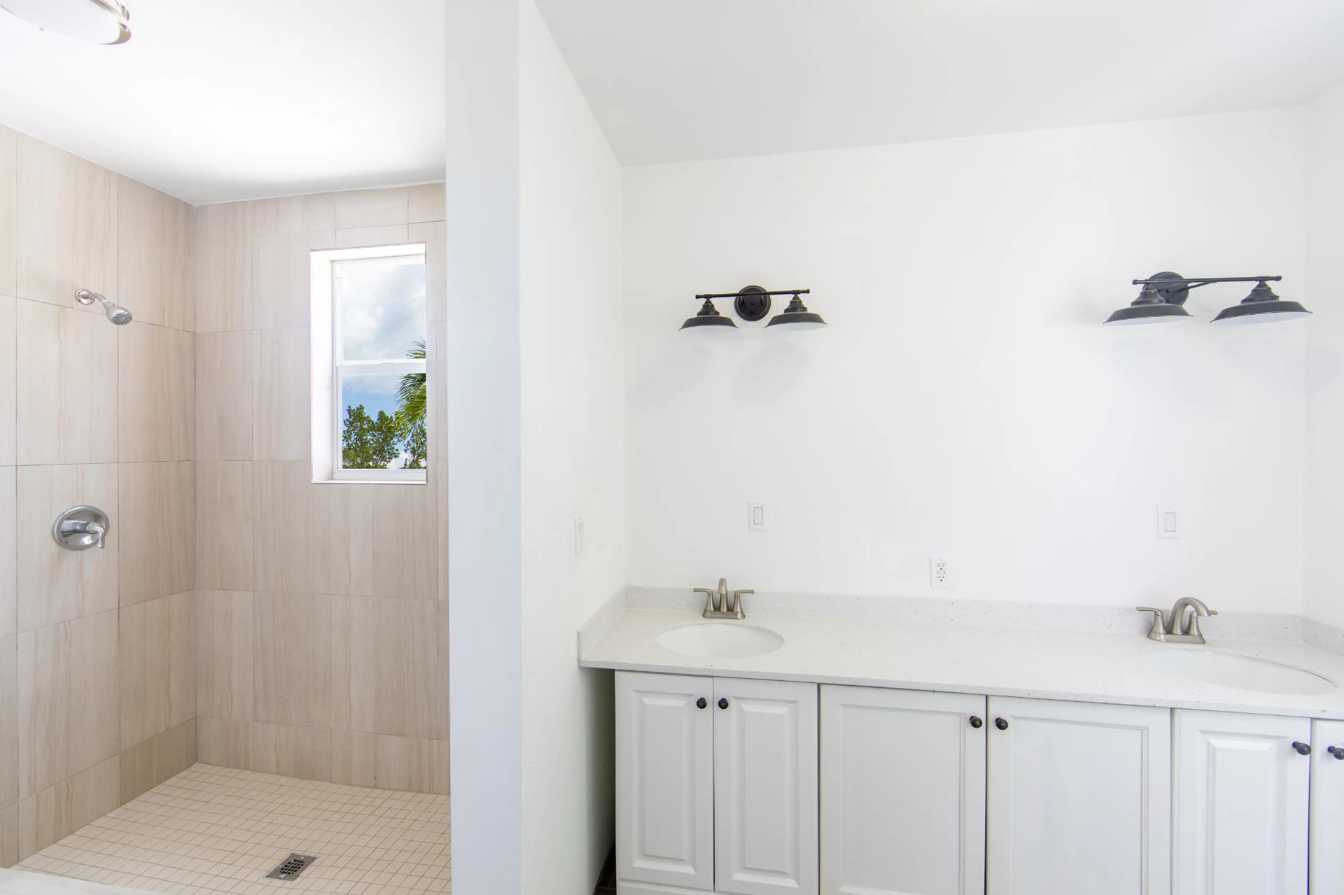 DUAL CANAL FRONT HOMES - Gallery image 7