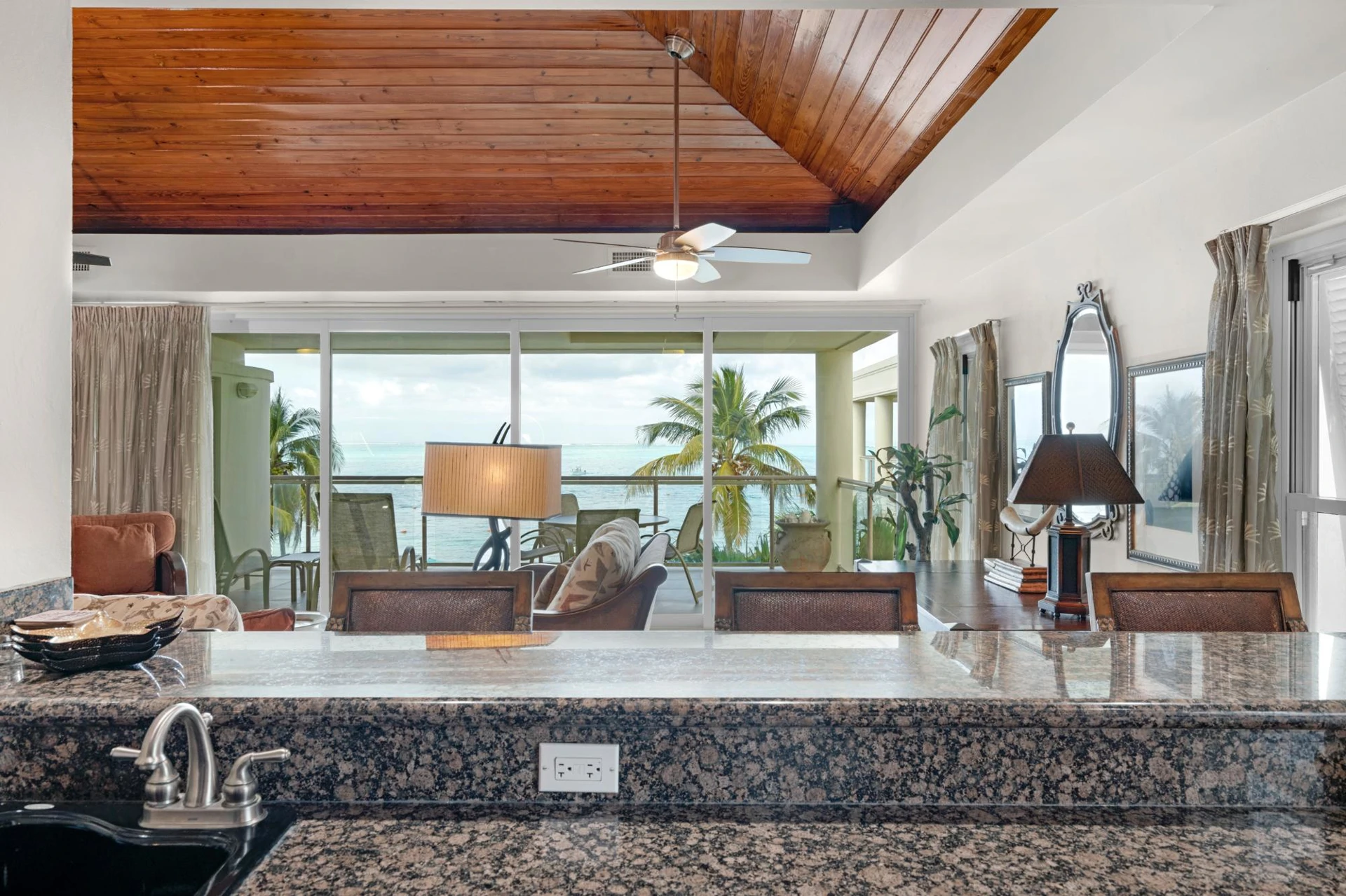 Coral Gardens on Grace Bay - Gallery image 21