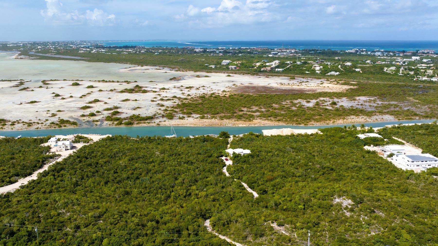 Canalfront Home - Gallery image 18