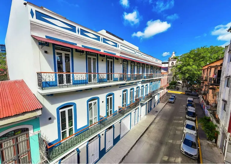 CASA VARIEDADES  Contemporary Design within Casco Antiguo