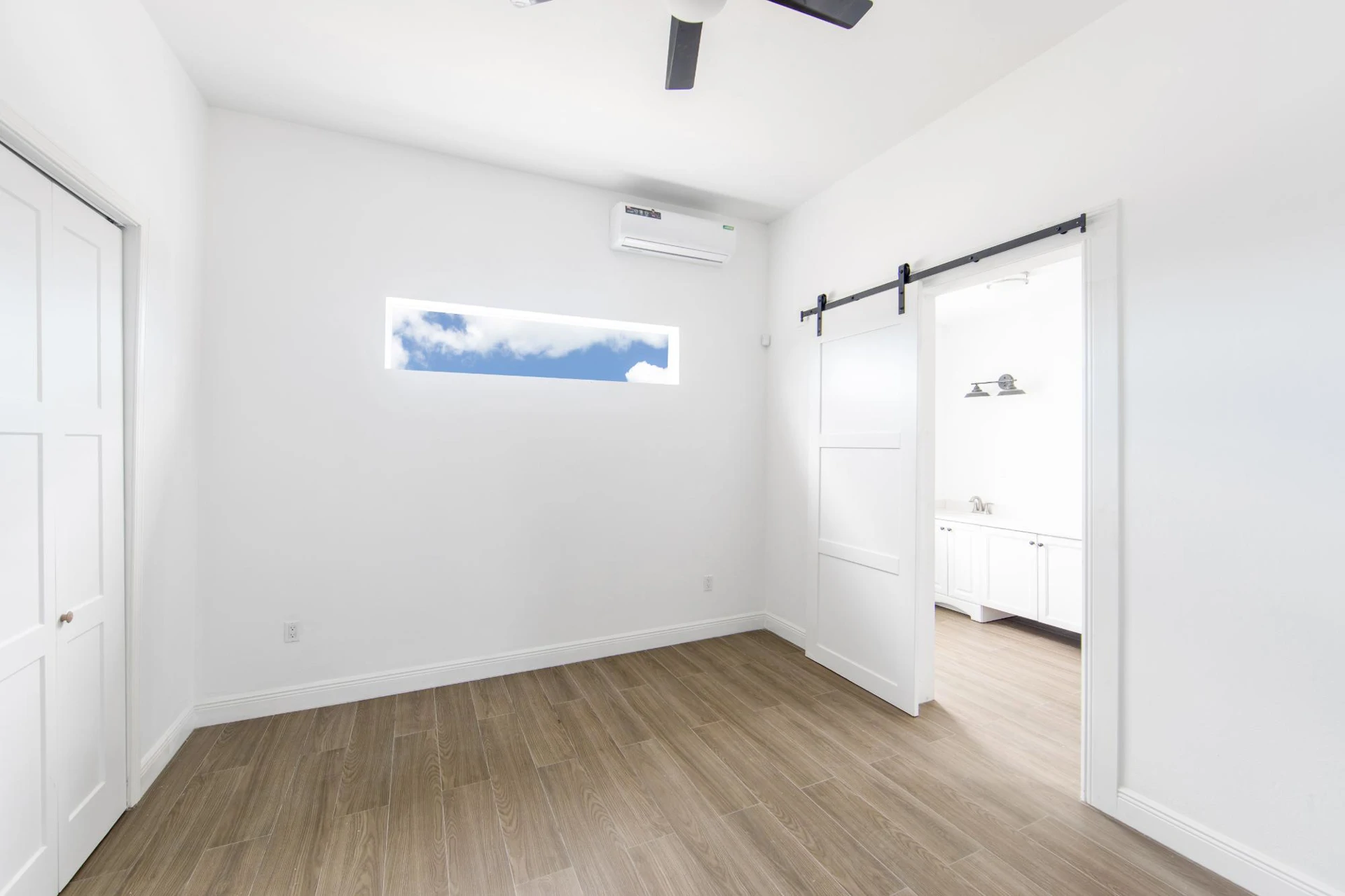 DUAL CANAL FRONT HOMES - Gallery image 5