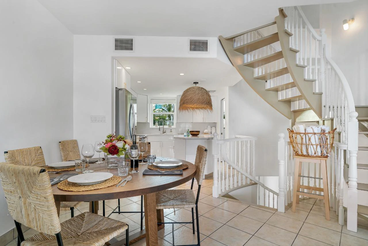 3 BEDROOM TOWNHOME AT THE YACHT CLUB - Gallery image 4