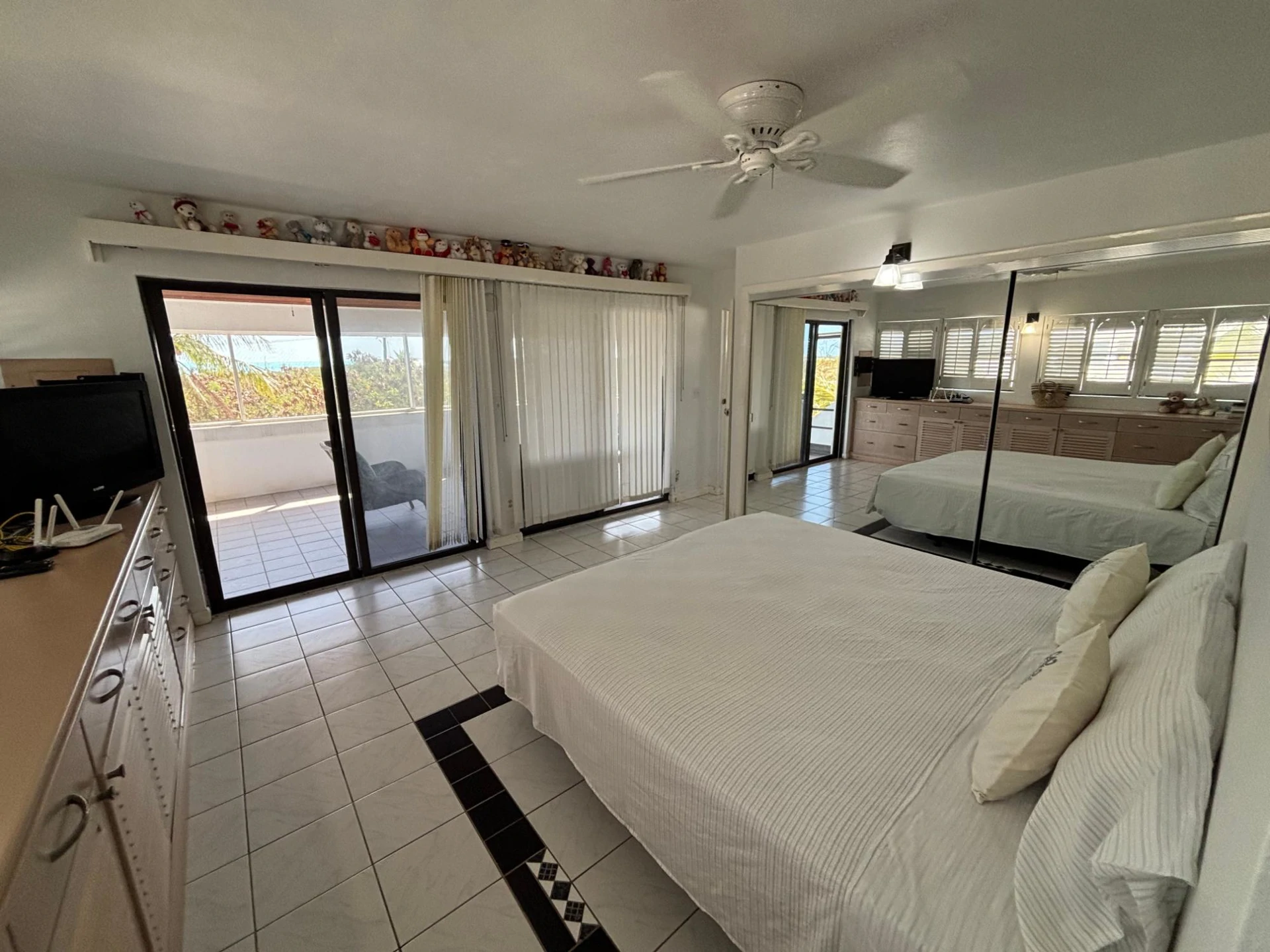 NELSON HILL ROAD 4-BED VILLA - Gallery image 35