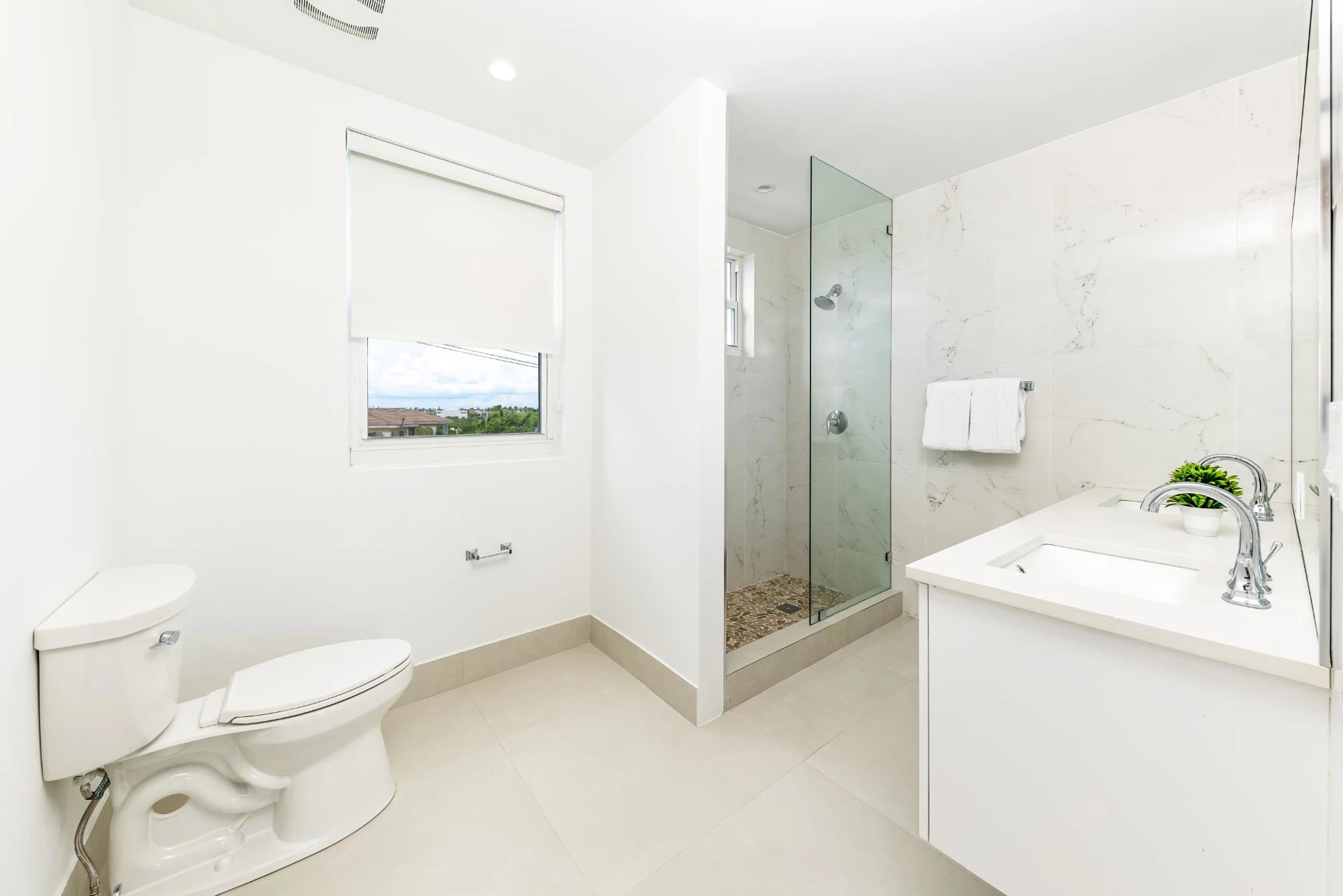 White Coral townhomes - Gallery image 14