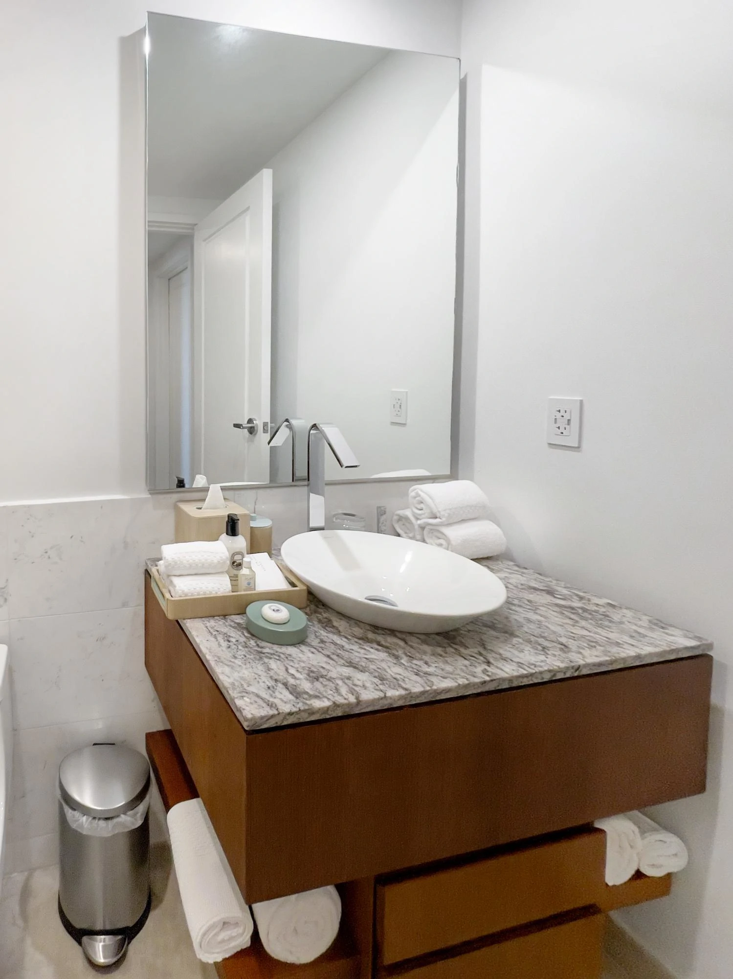 Ritz Carlton Residences 1035A - Gallery image 25