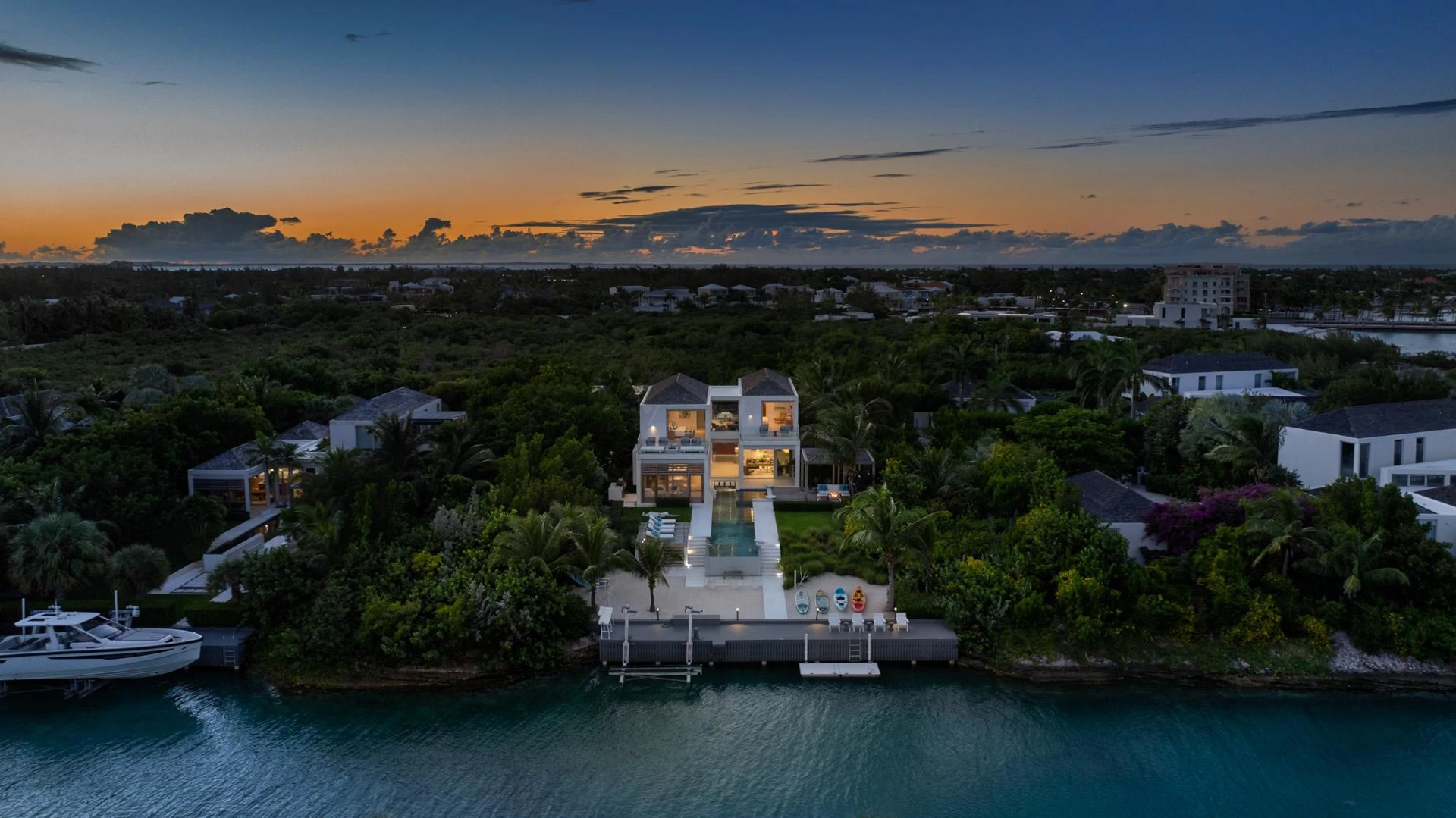 Blue Cay Estate Canal Front - Gallery image 43