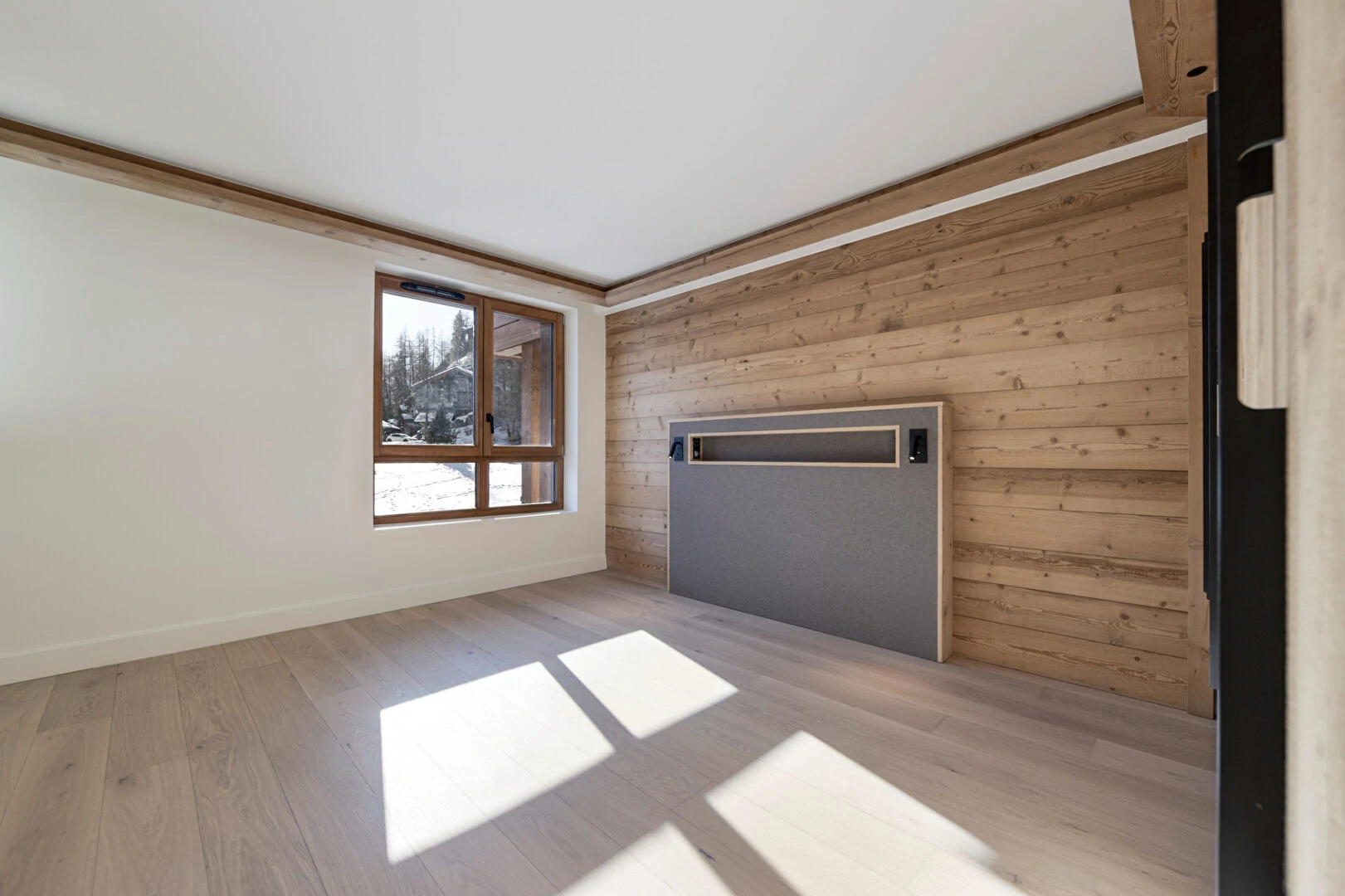 A 3-bed duplex for sale in Val d’Isere ski resort, France - Gallery image 9