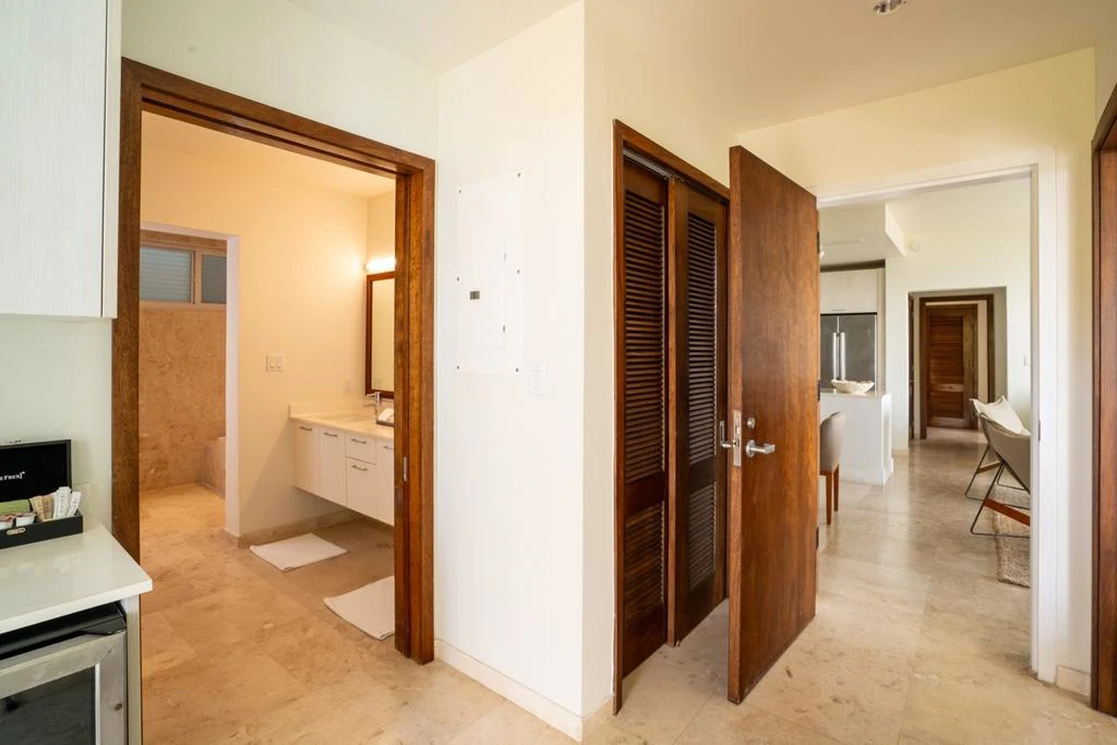 8AB Sailrock Ridgetop Suite - Gallery image 15