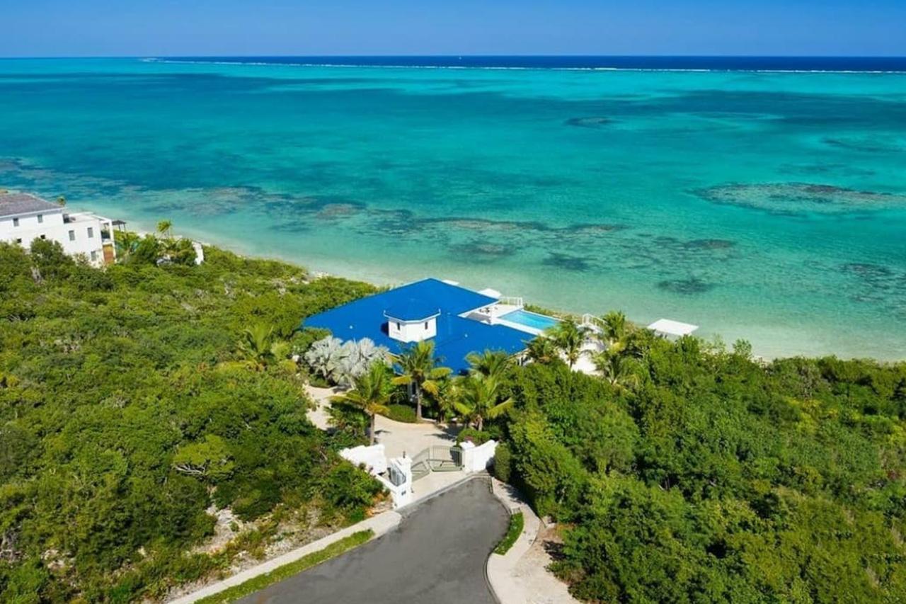 Luxury Water Front Blue Mountain Villa - Gallery image 26