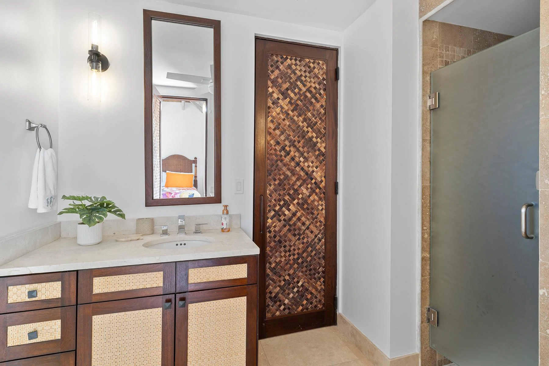 Hogan House - Gallery image 36