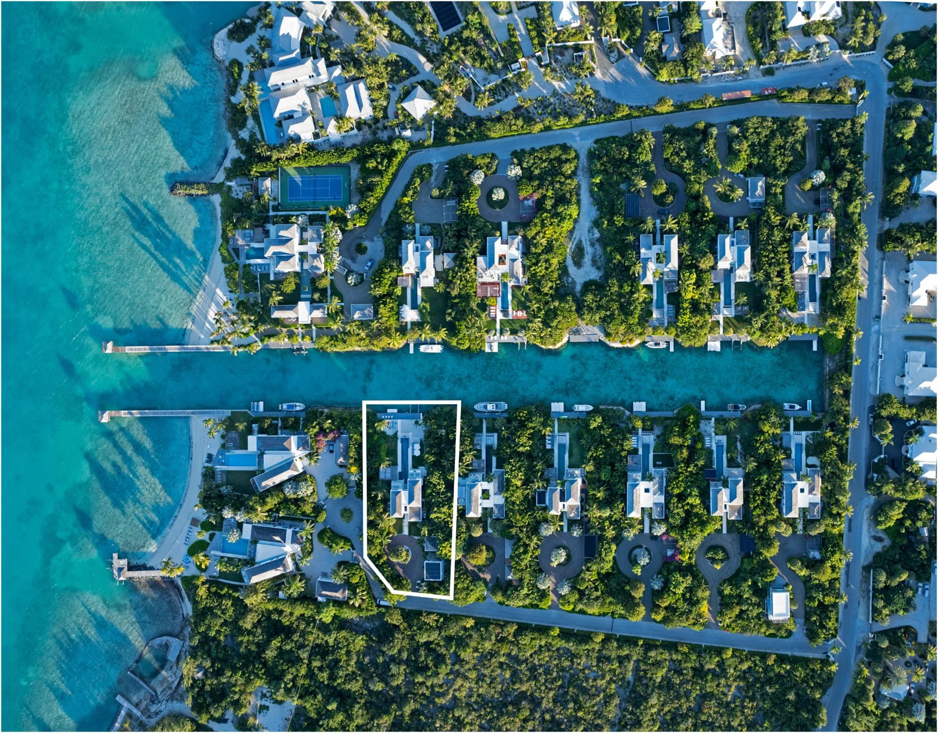 Blue Cay Estate Canal Front - Gallery image 11