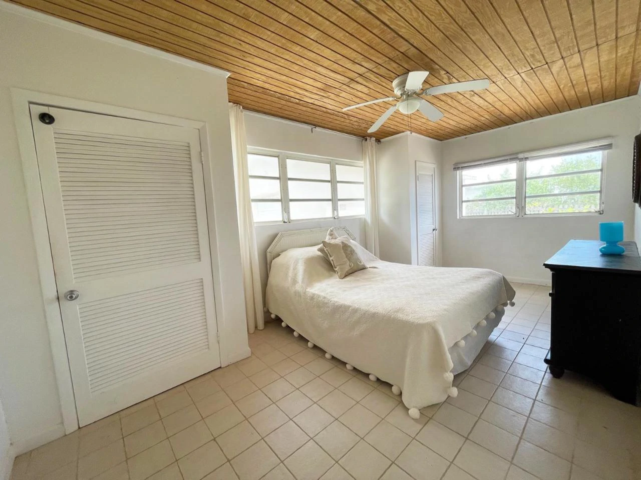 OCEAN VIEW 3 BEDROOM BEAUTY - Gallery image 18