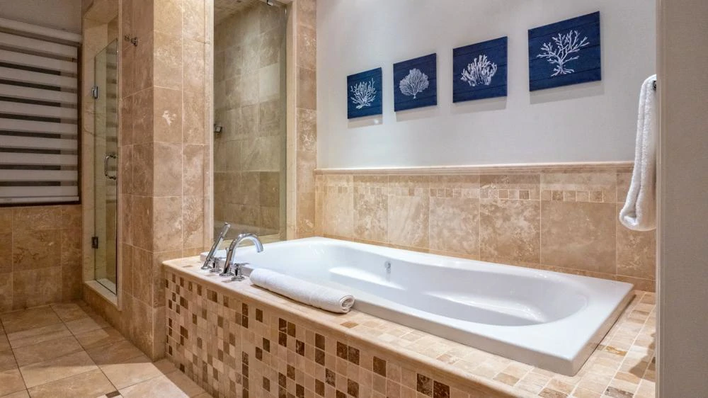 Atrium - Gallery image 21