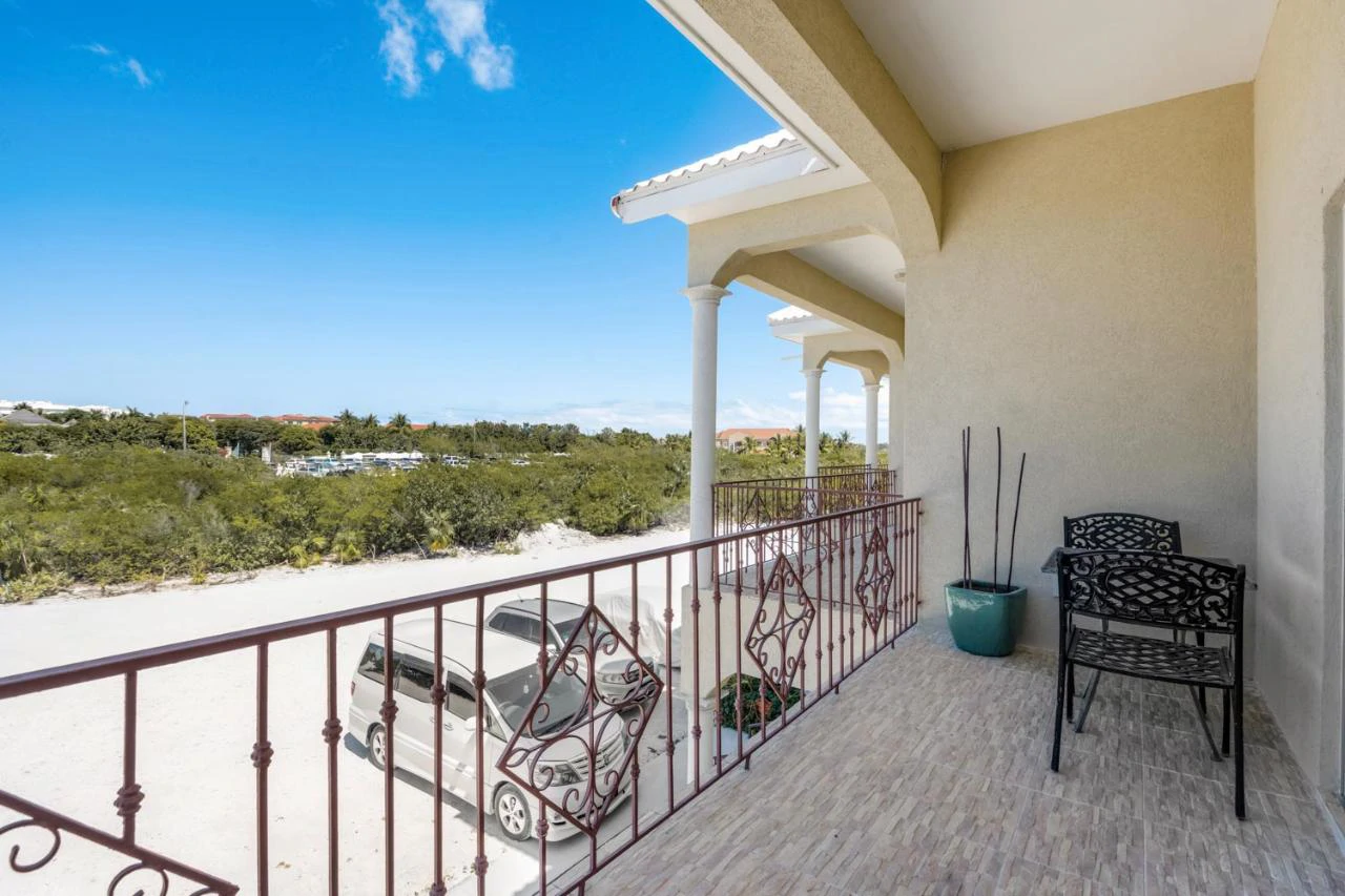 Baywell Townhomes 2 bed 2.5 bath - Gallery image 12