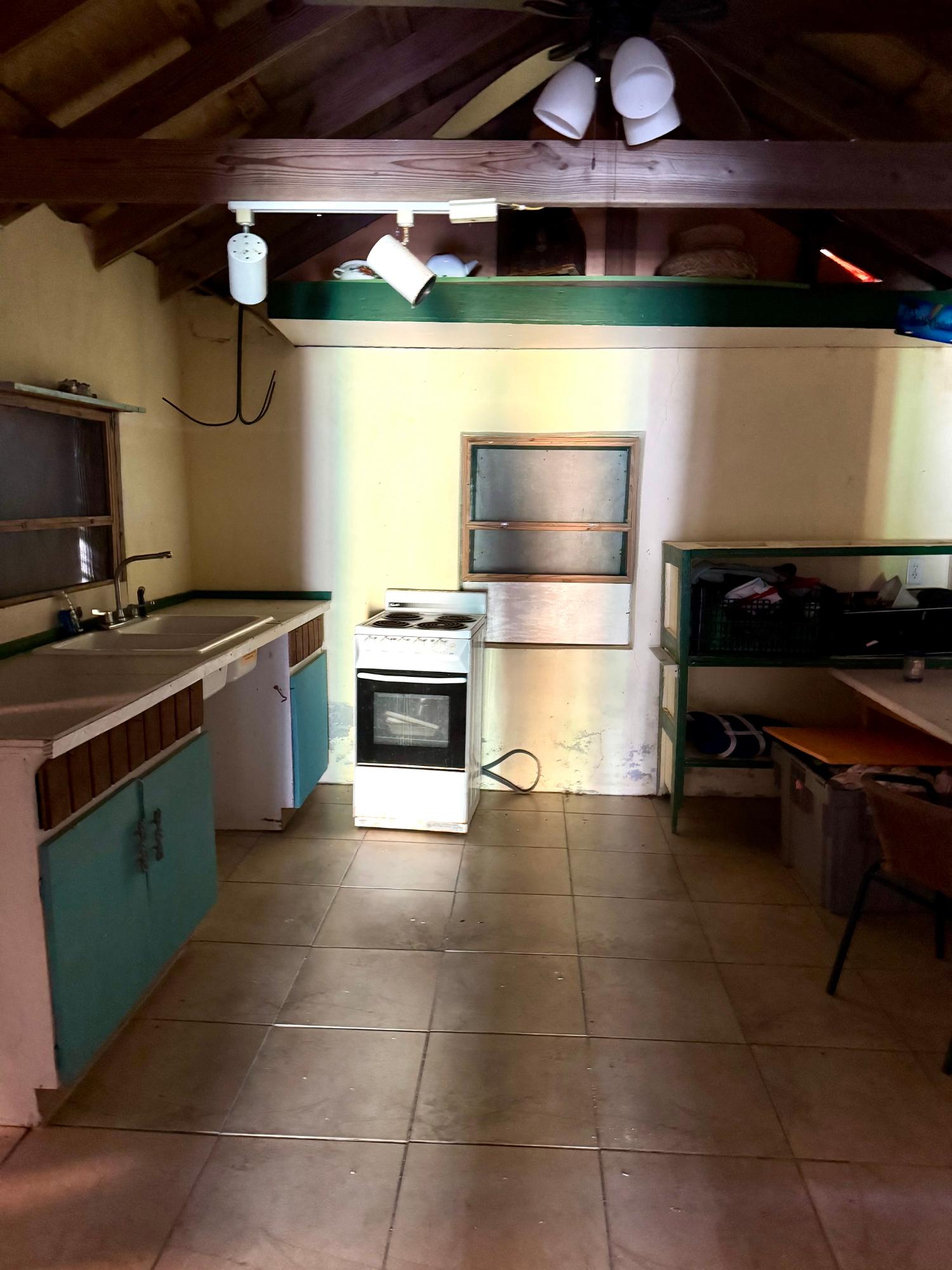 Traditional Bottle Creek House - Gallery image 21