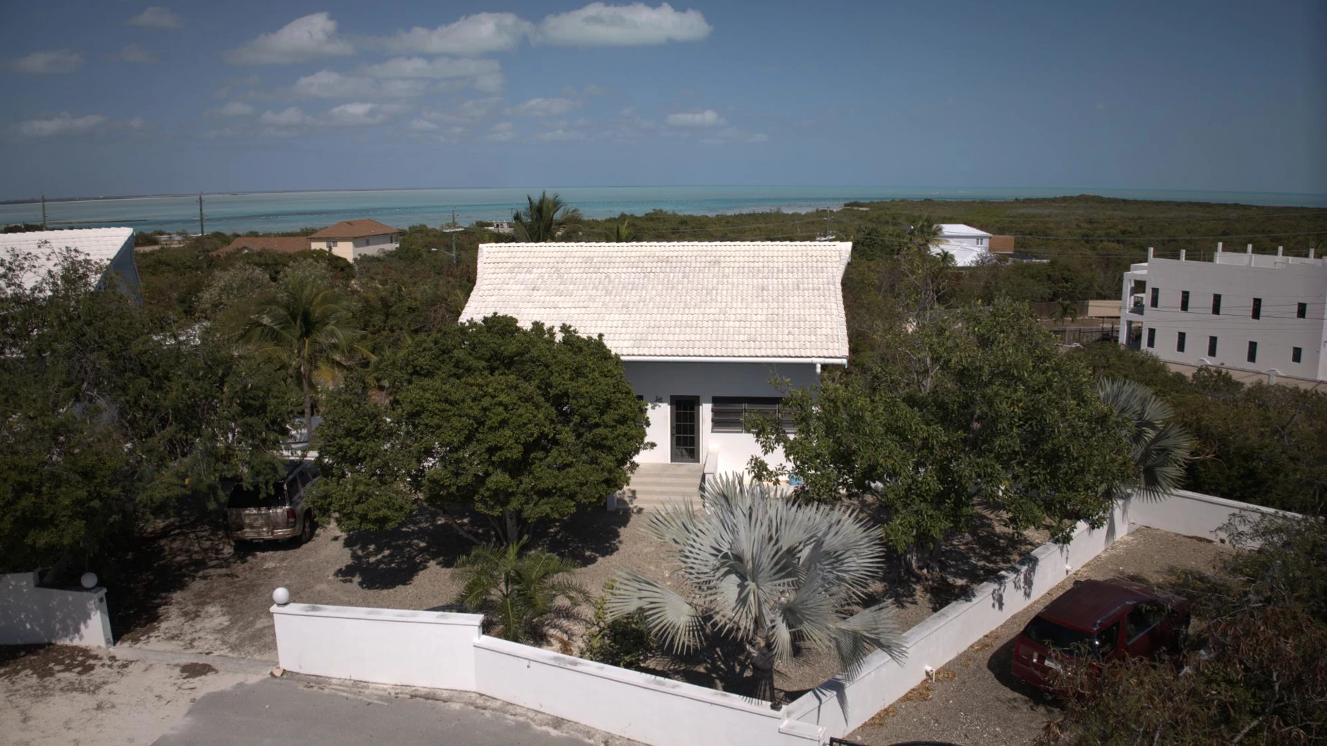 NELSON HILL ROAD 4-BED VILLA - Gallery image 13