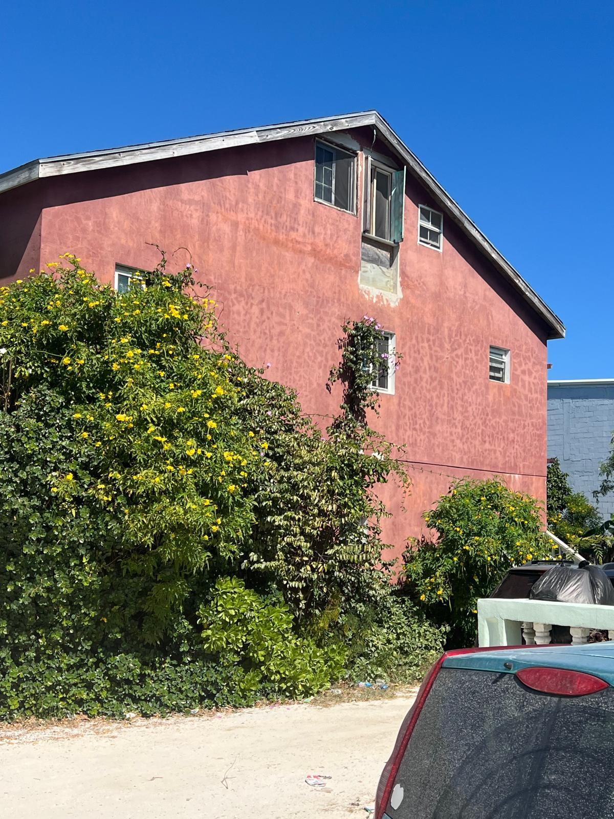 T - Gallery image 6