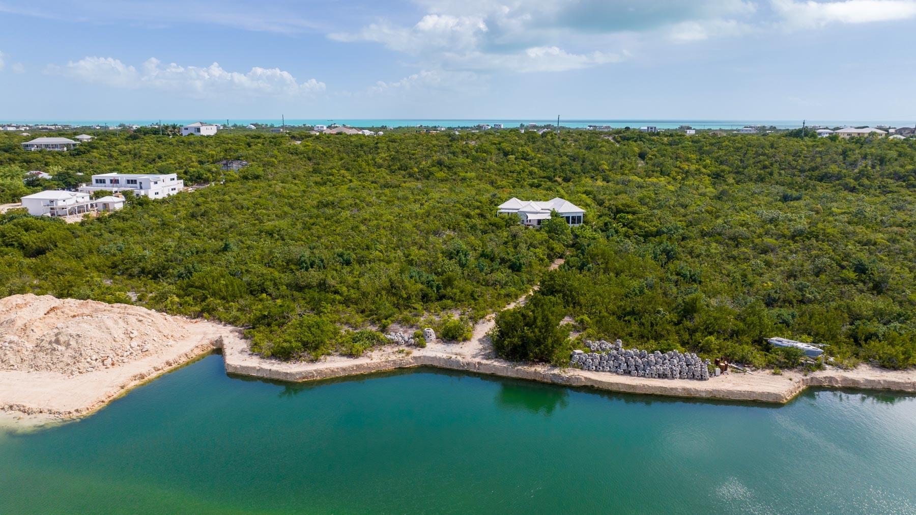 Canalfront Home - Gallery image 21