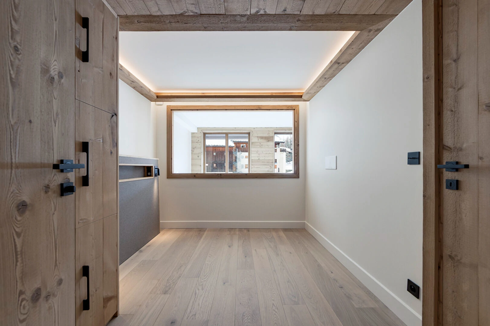 A 3-bed duplex for sale in Val d’Isere ski resort, France - Gallery image 11