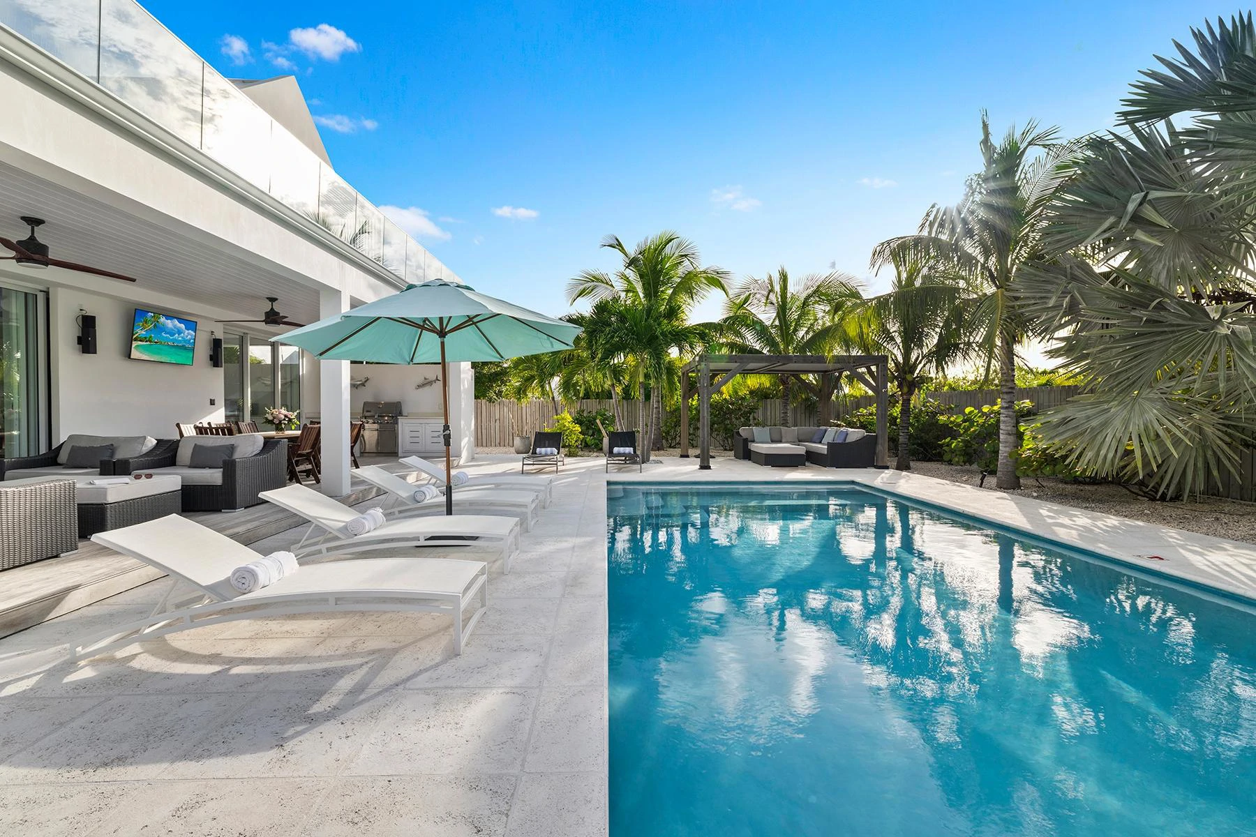 Sunset Beach Villa Unparalleled 21 - Gallery image 32