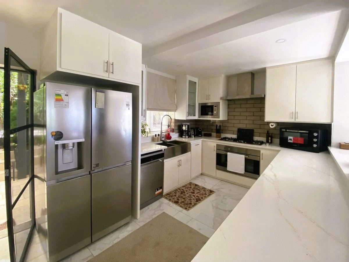 Private Villa, Cap Estate. - Gallery image 7