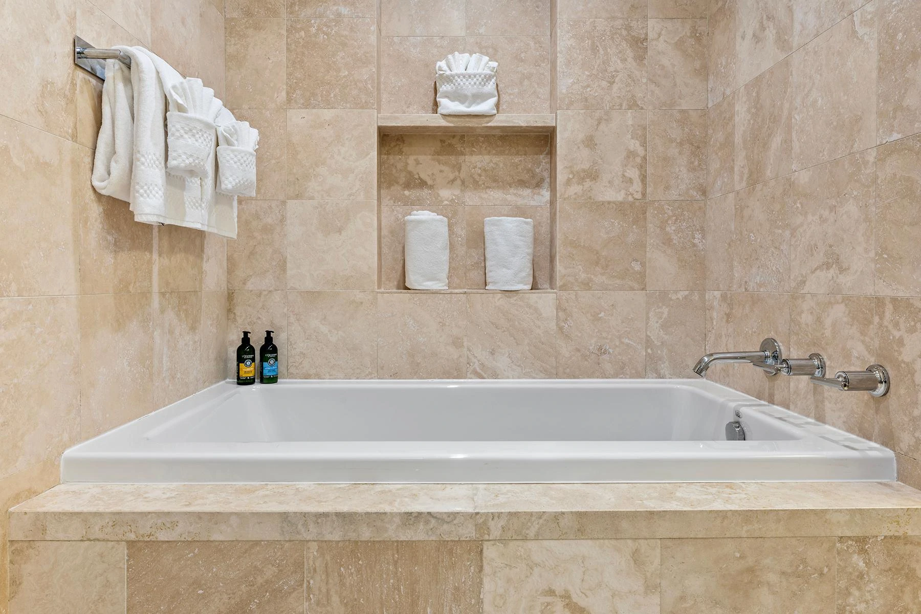 WEST BAY CLUB Suite 109 - Gallery image 13